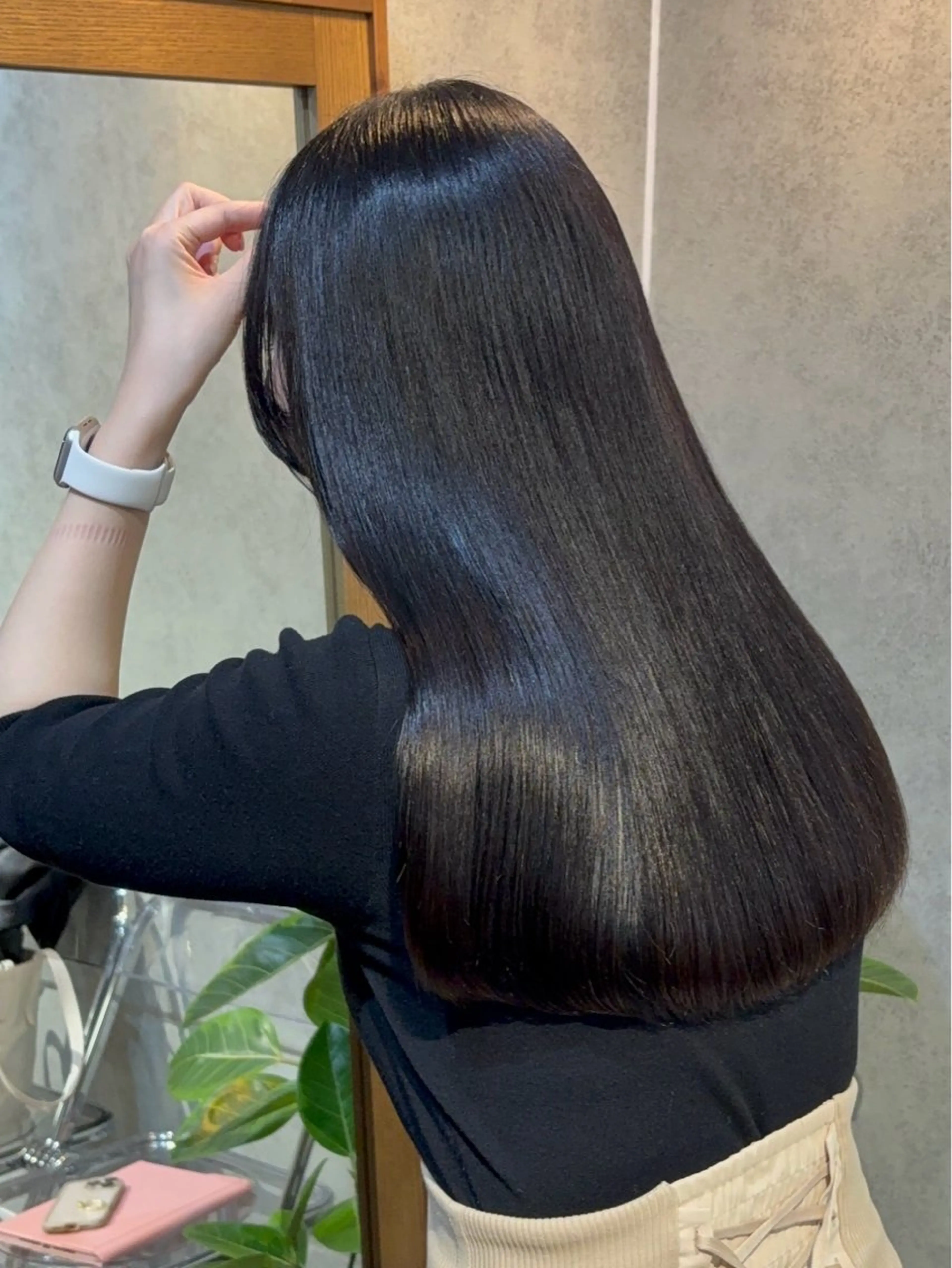 ロング 縮毛矯正 トリートメント ヘッドスパ 透明ベージュカラー/ たっぷりレイヤーのヘアスタイル