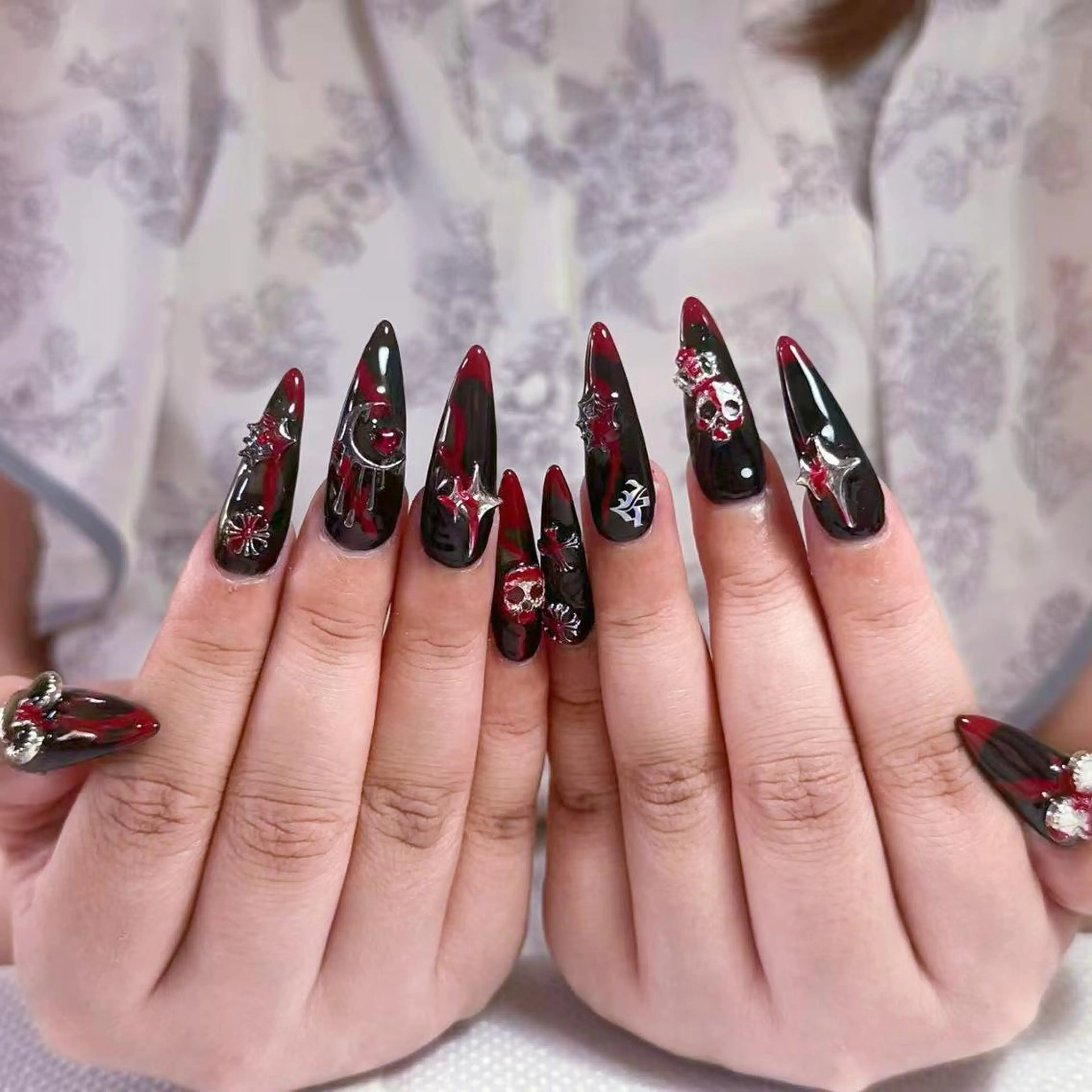 ネイル アートネイル オーロラネイル ガーリー キラキラネイル 韓国ネイル ハンドネイル YOYO 💅のネイルデザイン