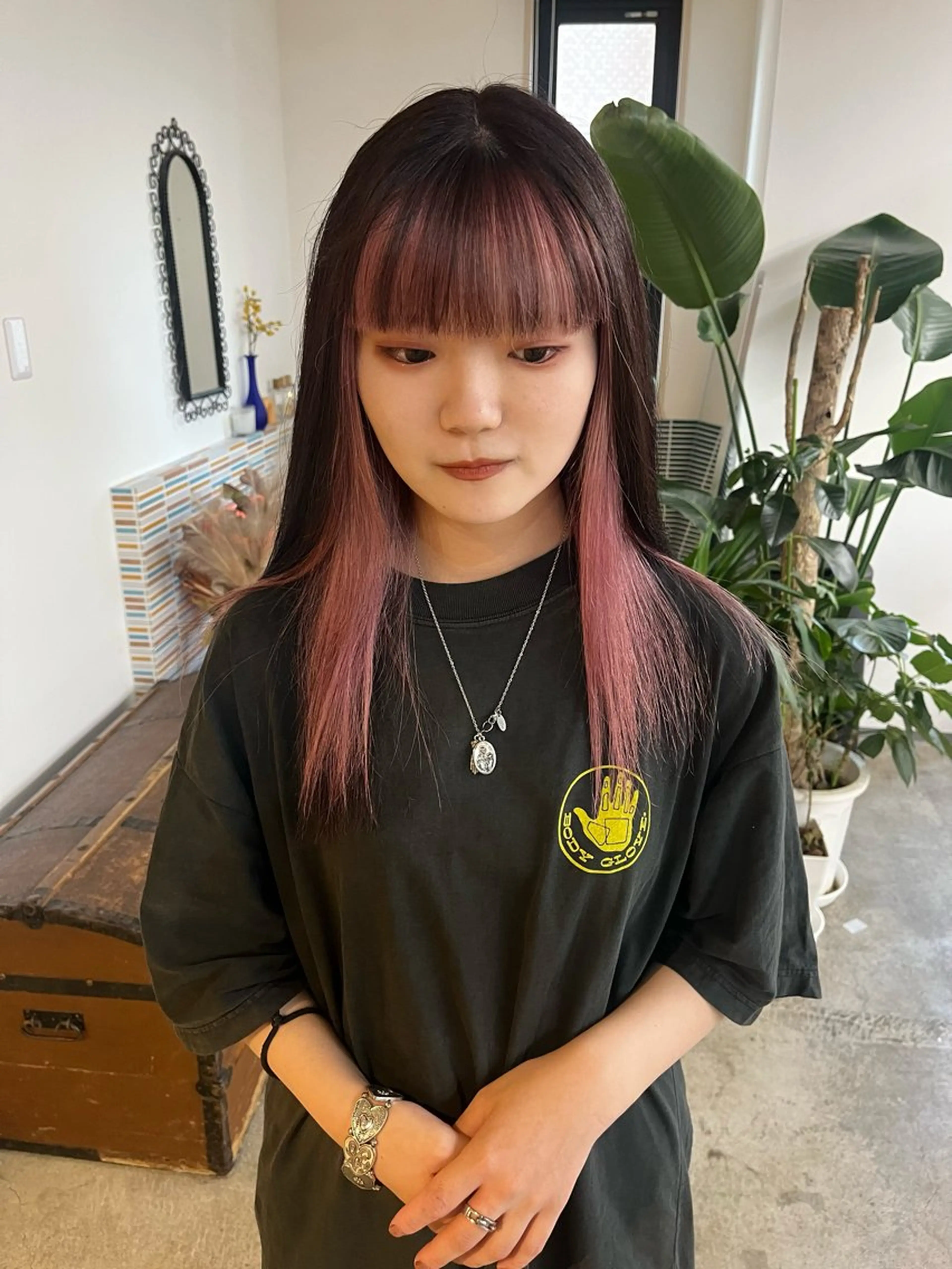 ミディアム カラー ブリーチ ピンクカラー シアーピンク カット ヘアカラー トリートメント 🩷ハイトーン透明感 レイヤー🩷ユリカのヘアスタイル