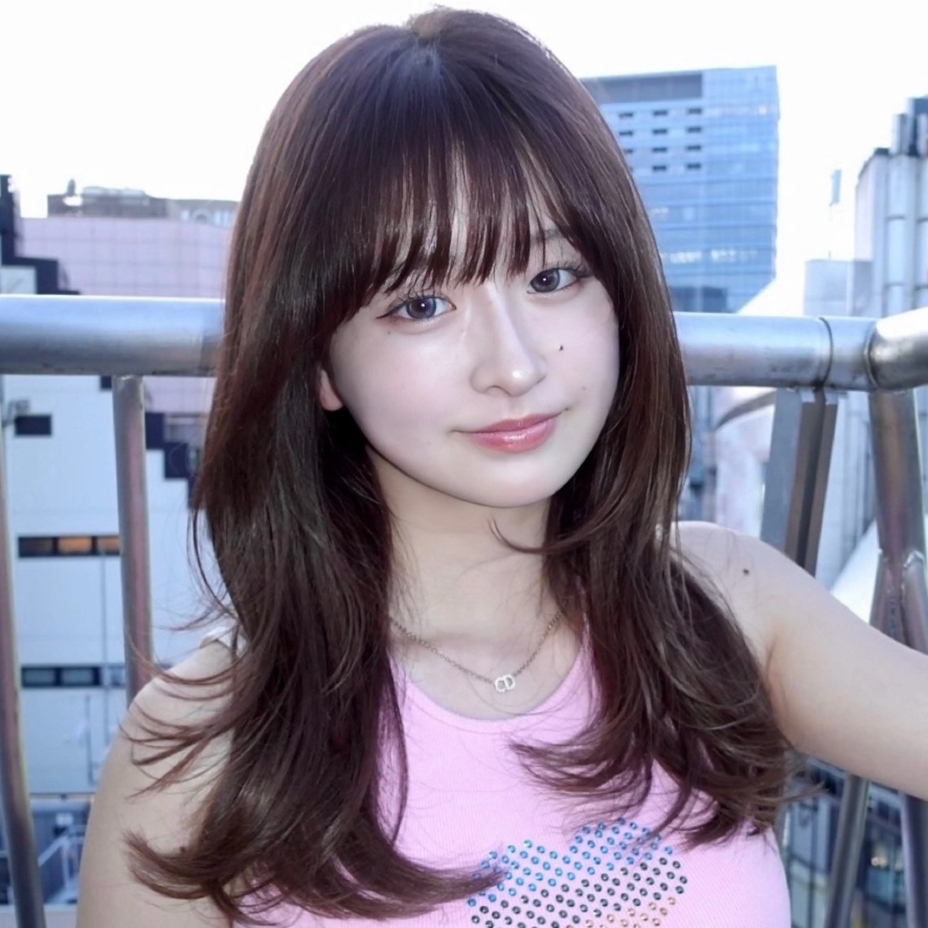 ミディアム 顔周りカット 韓国風ヘア レイヤーカット カット ヘアカラー レイヤーカット ダブルカラーのヘアスタイル