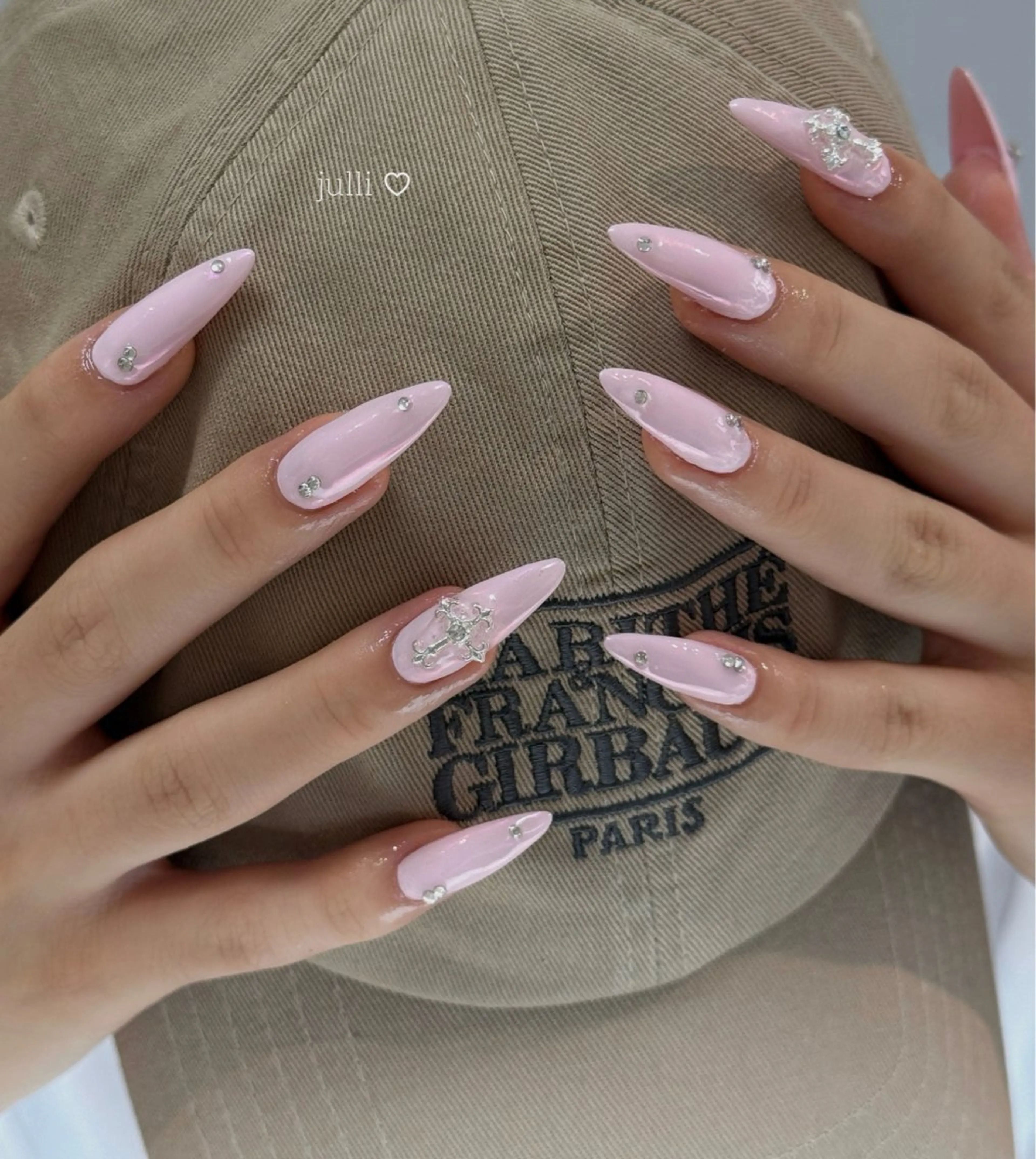 ネイル フレンチネイル ジェルネイル キラキラネイル 韓国ネイル マグネットネイル ハンドネイル Julli nail studio所属・Julli NailStudioのネイルデザイン