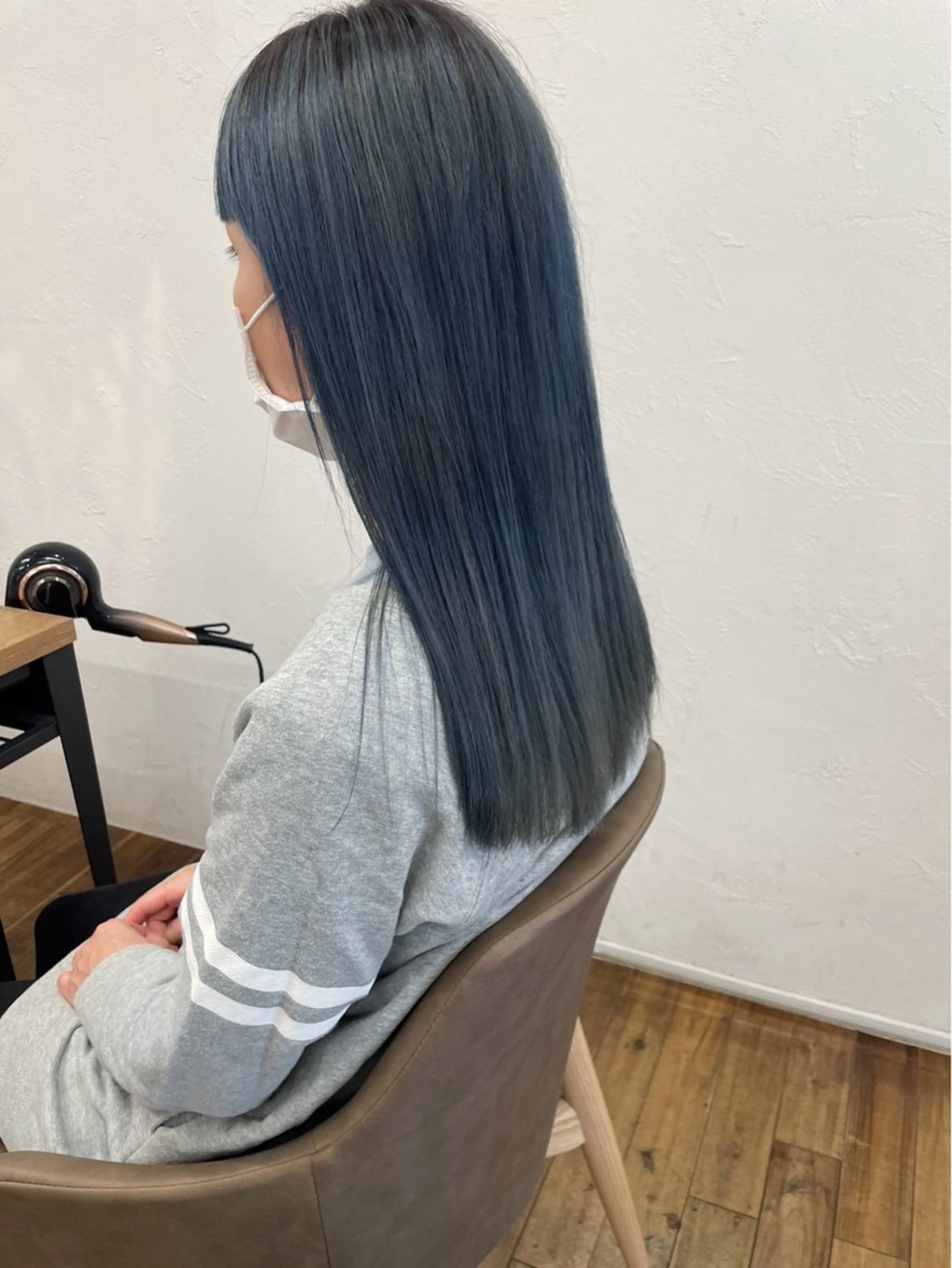 セミロング カット siro所属・siro meruのヘアスタイル