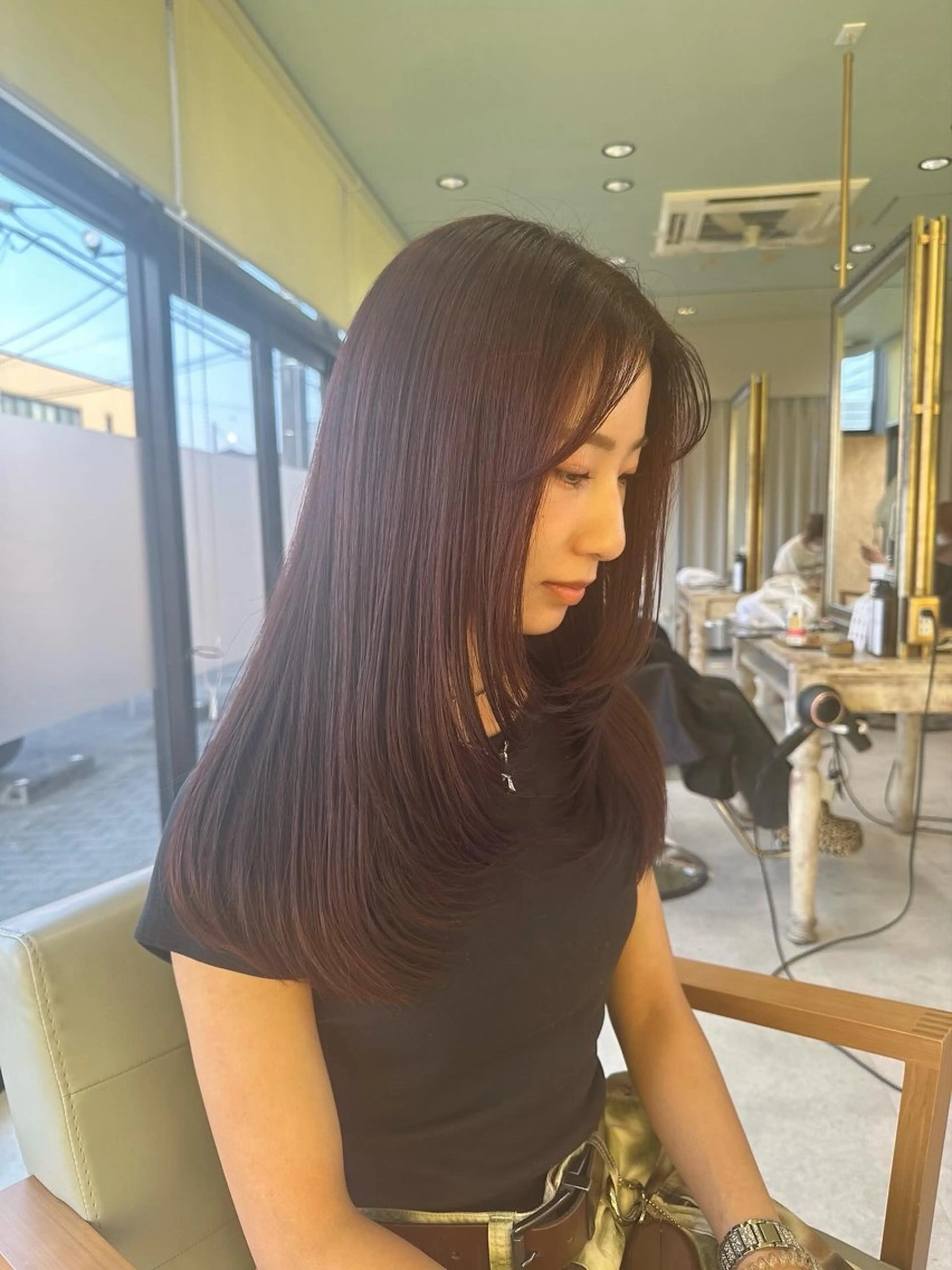 セミロング カラー 顔周りカット ハイレイヤー レイヤーカット 野上 麗のヘアスタイル