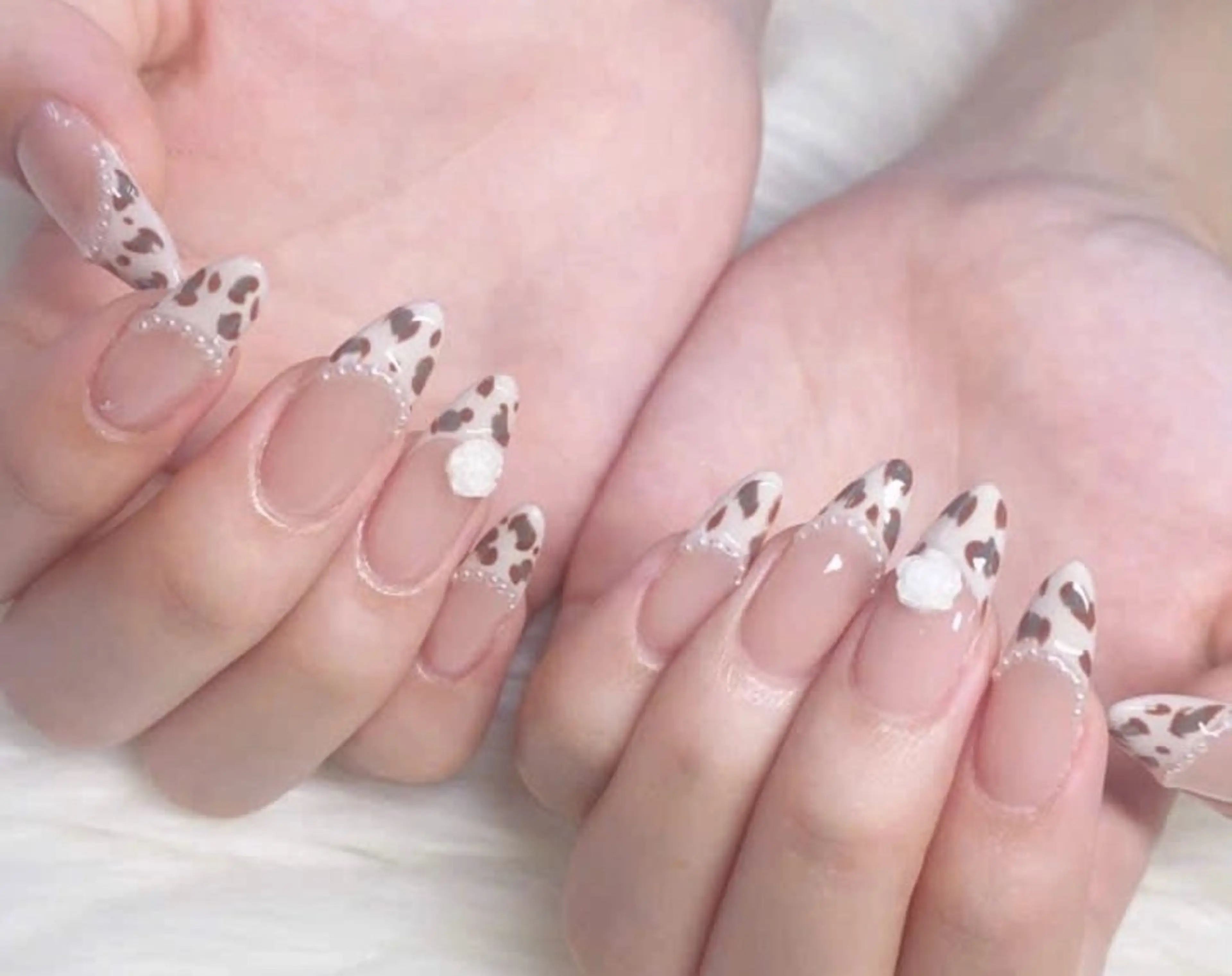 ネイル フレンチネイル グラデーション キラキラネイル 韓国ネイル マグネットネイル ハンドネイル ハンドケア Hara Nail 【パラジェル使用】のネイルデザイン