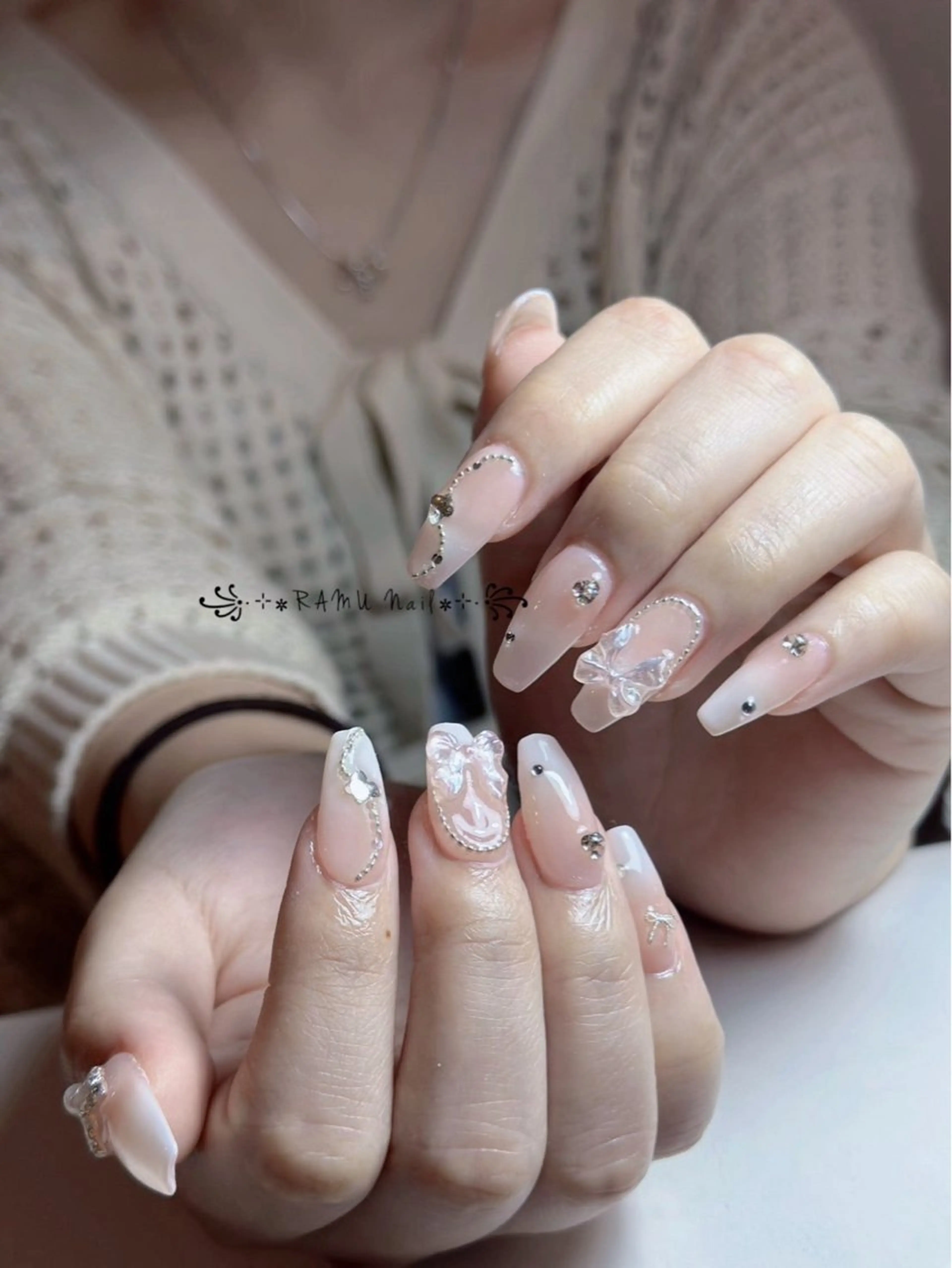 ネイル チークネイル フレンチネイル グラデーション キラキラネイル 韓国ネイル ハンドネイル RAMU_Nail 池袋店のネイルデザイン