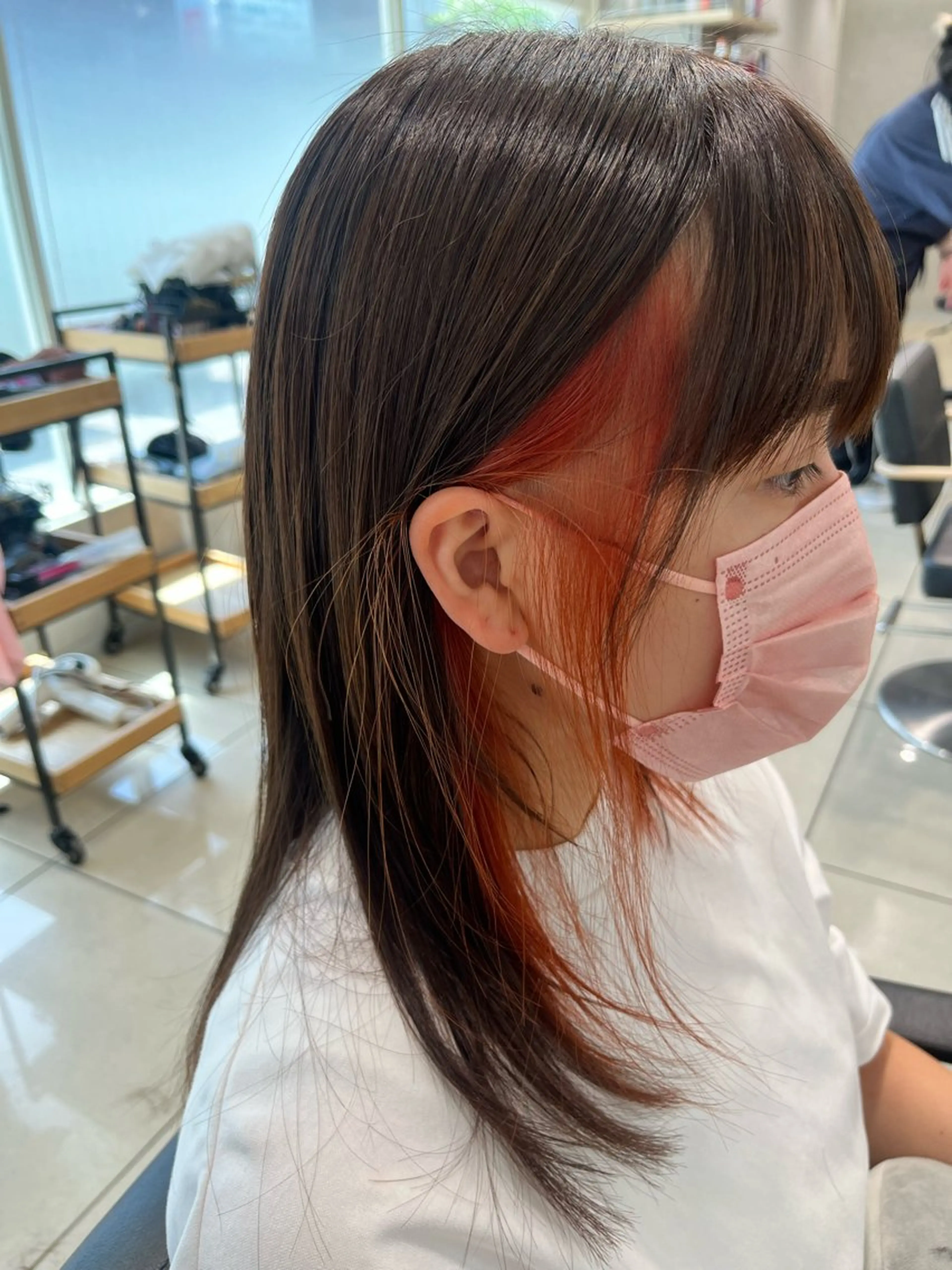 ミディアム カラー オレンジ ピンクカラー カット ヘアカラー 巖本 真希のヘアスタイル