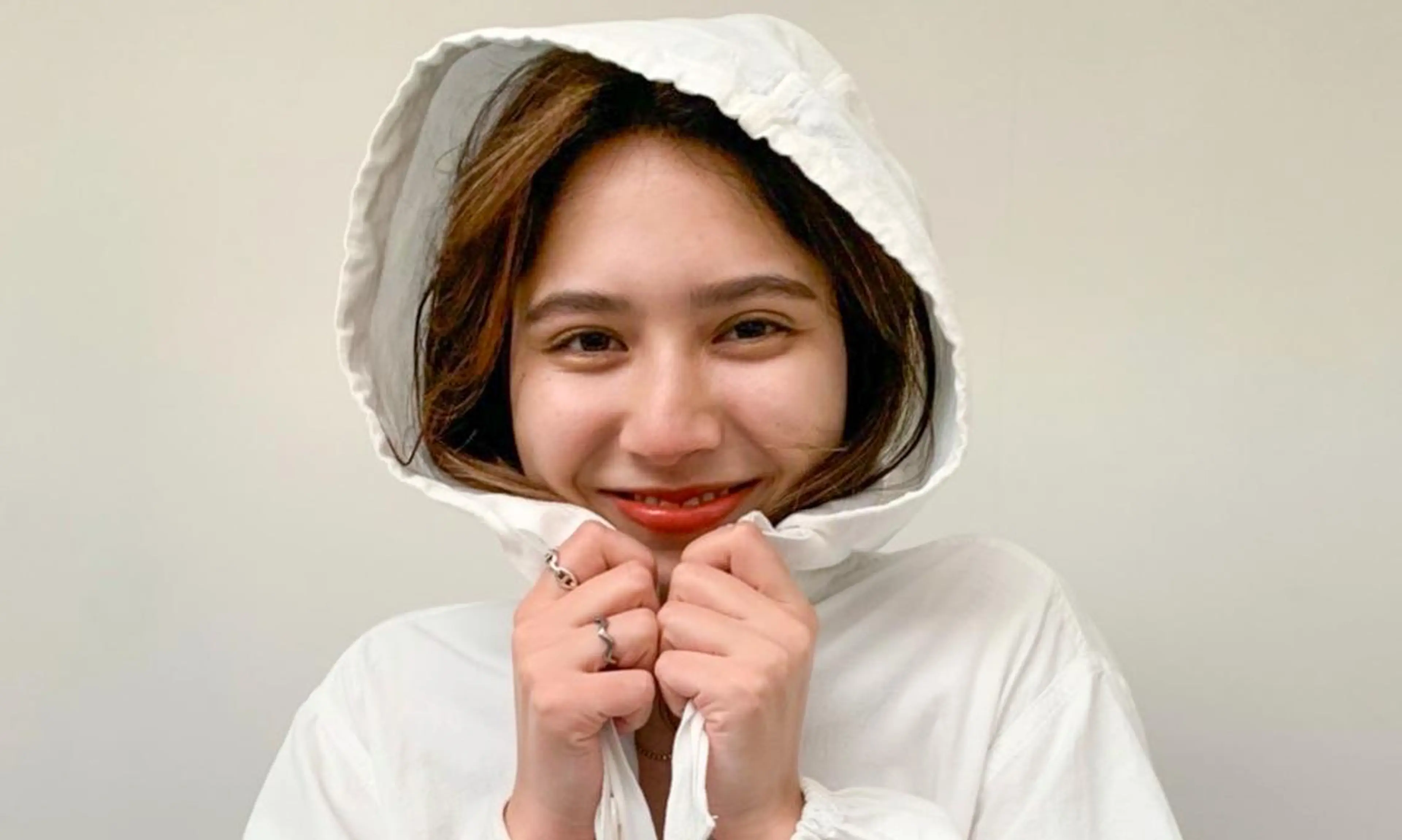 ミディアム カラー パーマ ヘアアレンジ ミディアムパーマ ダブルカラー グラデーションカラー ハイライトカラー イルミナカラー カット トリートメント CEINE+ officialのヘアスタイル