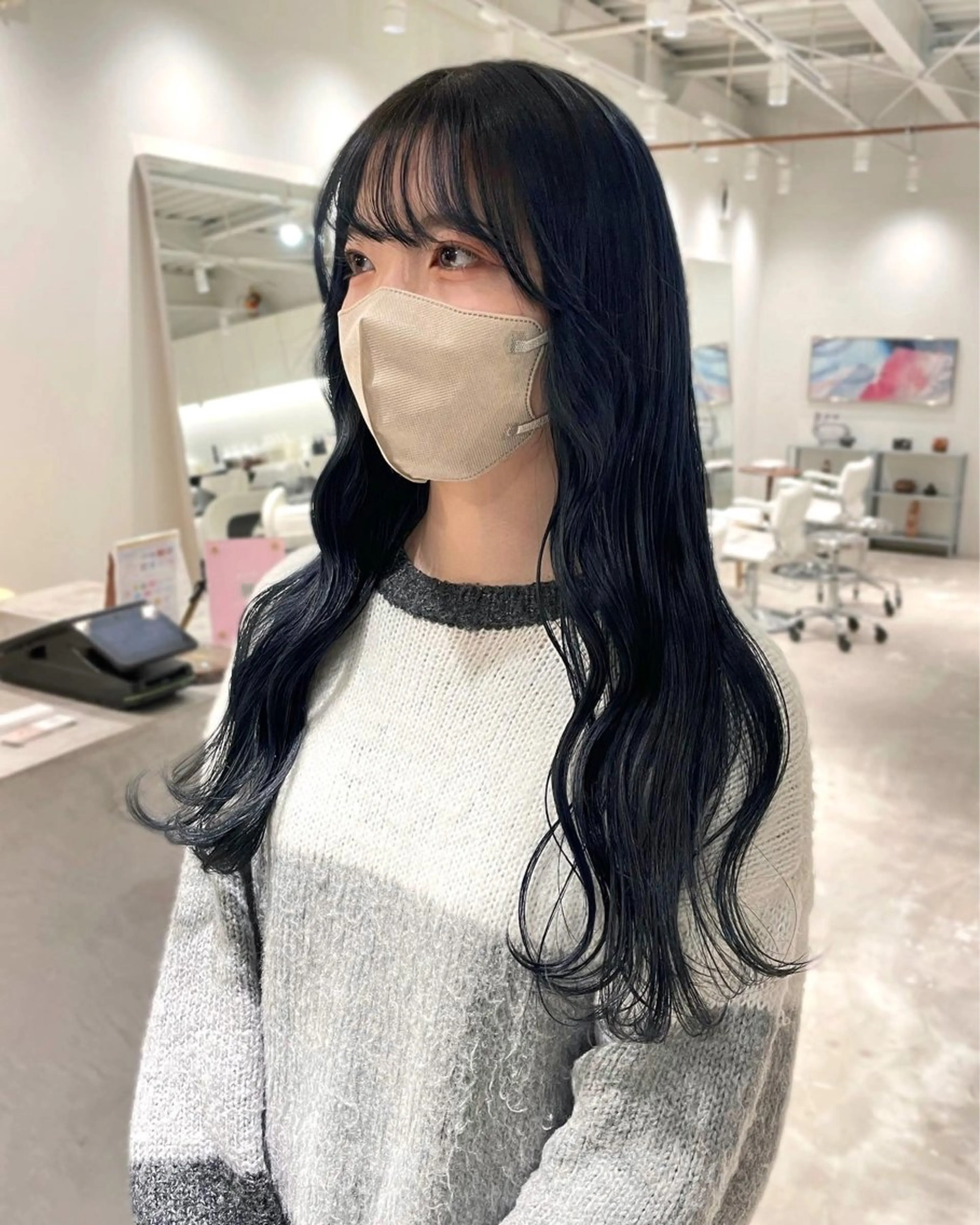 ロング カラー ヘアカラー 林 千聖のヘアスタイル