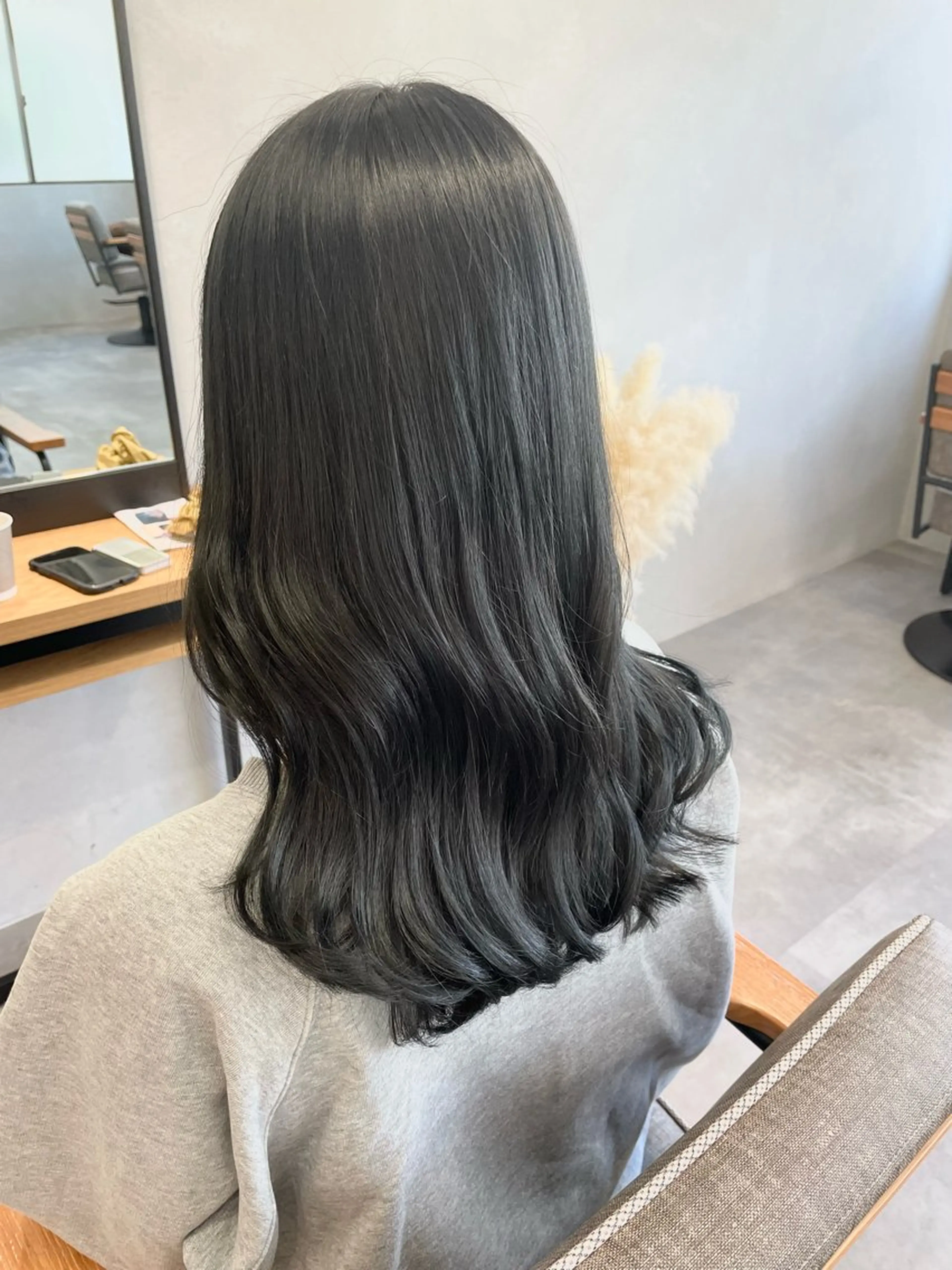 ロング カラー ヘアアレンジ アッシュ カット ヘアカラー トリートメント ベージュ/オリーブ ボブ/小笠原汐海のヘアスタイル
