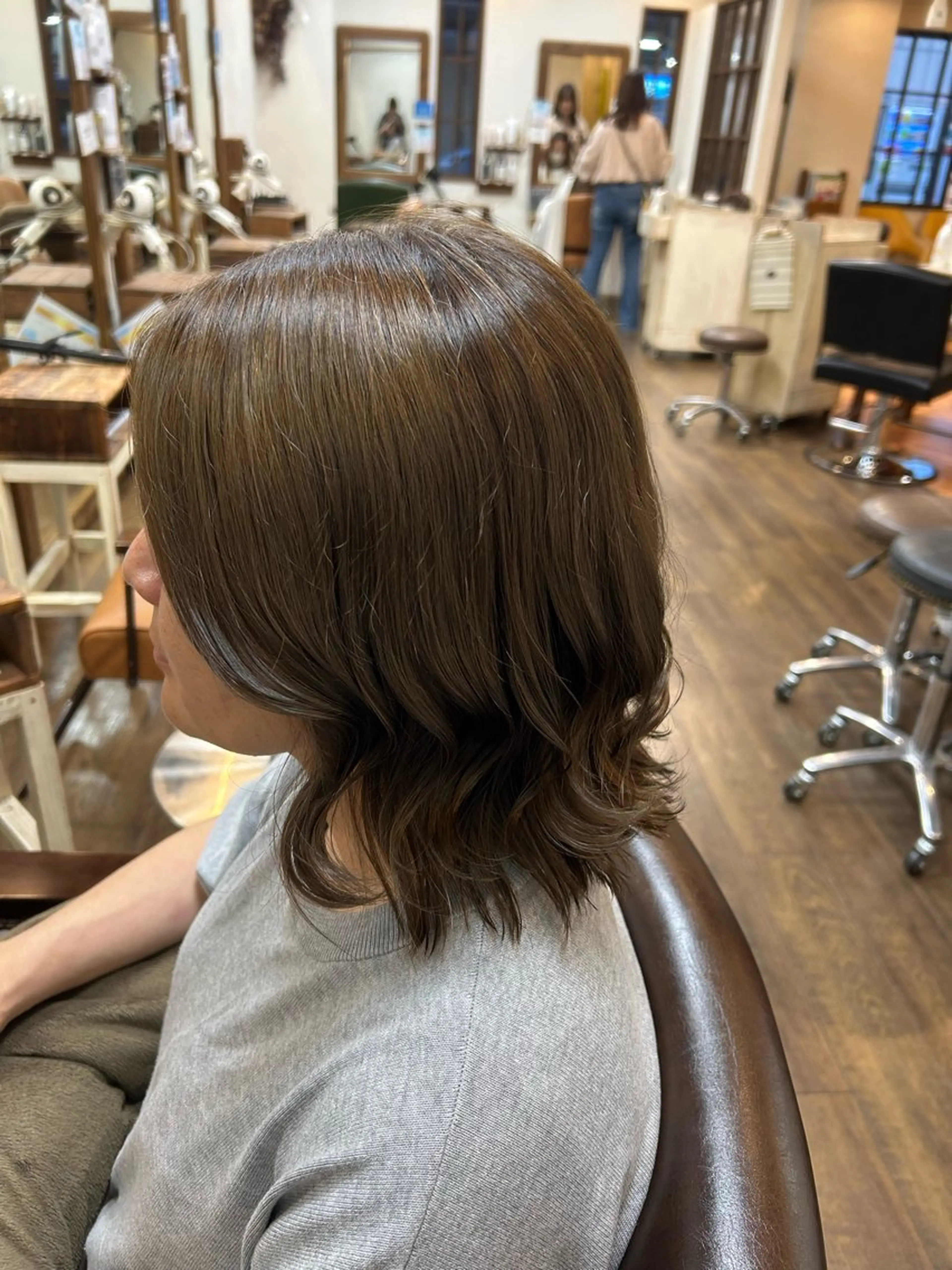 ショート カラー ベージュカラー オリーブベージュ オリーブカラー ヘアカラー 徳 永のヘアスタイル