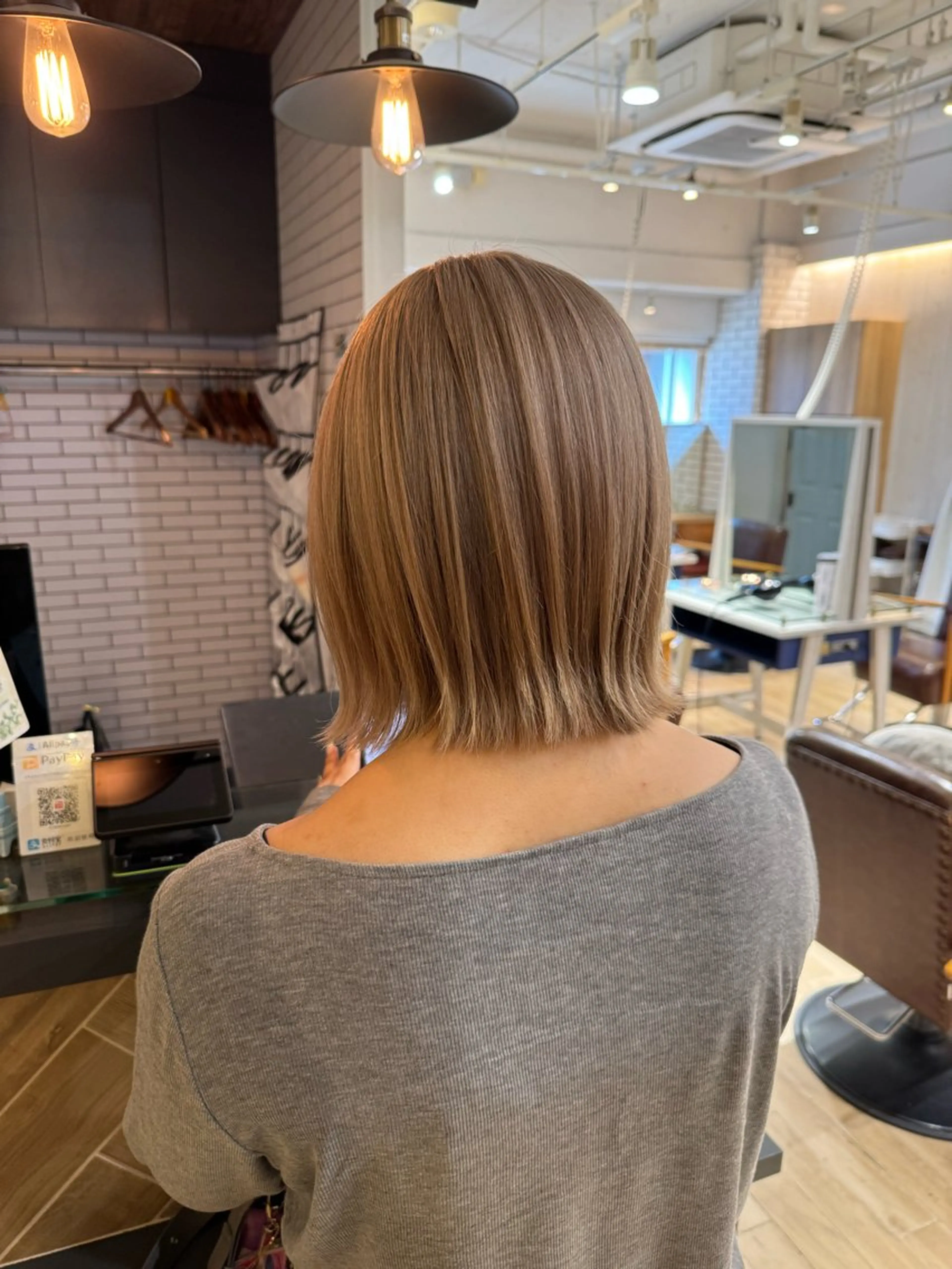ミディアム カラー ブリーチ グレージュ ミルクティーグレージュ ヘアカラー トリートメント 🍀ブリーチ/艶カラ ー🍀 コイケのヘアスタイル