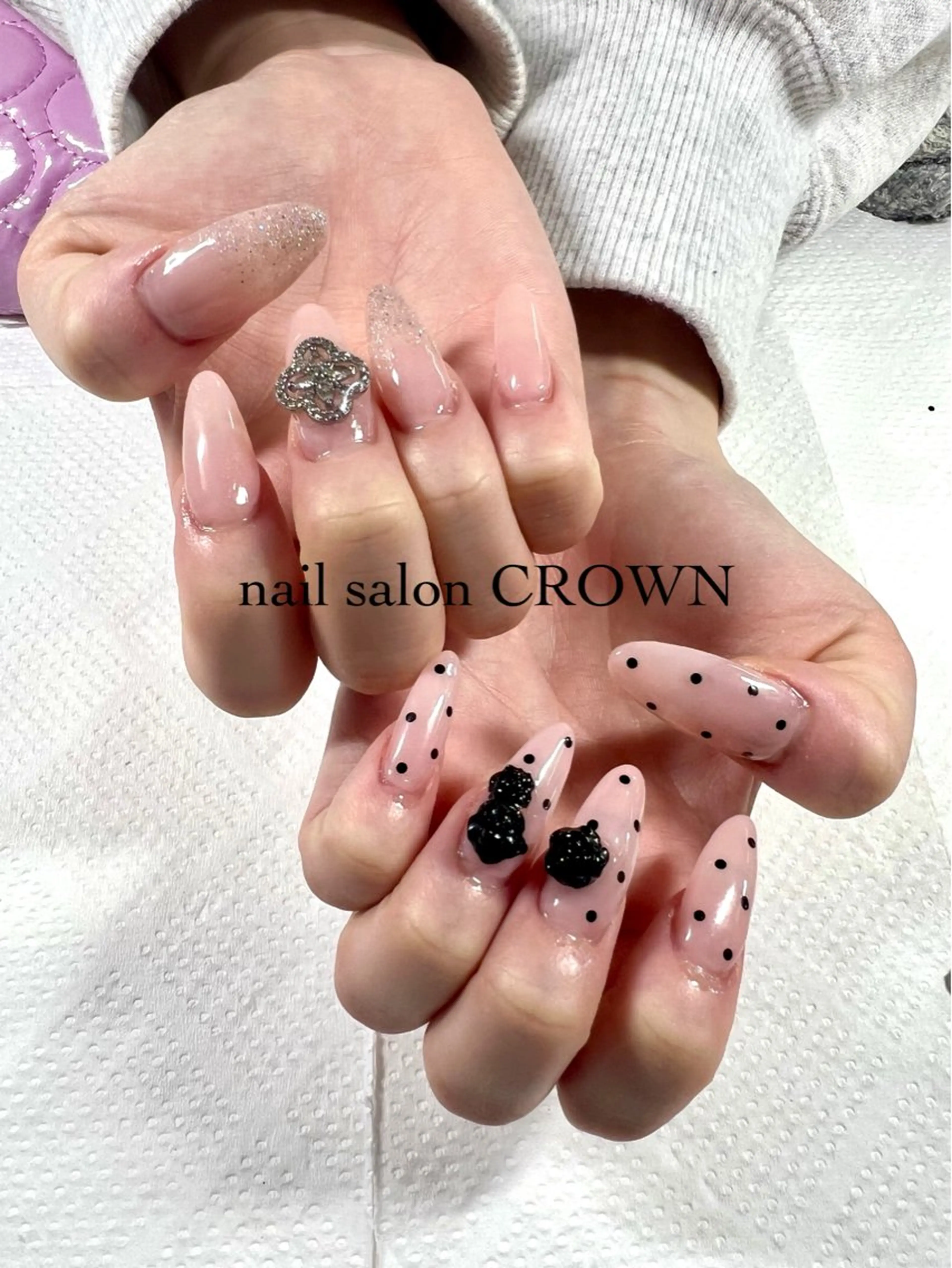 ネイル ドット 長さ出し スカルプネイル nail salon CROWNのネイルデザイン