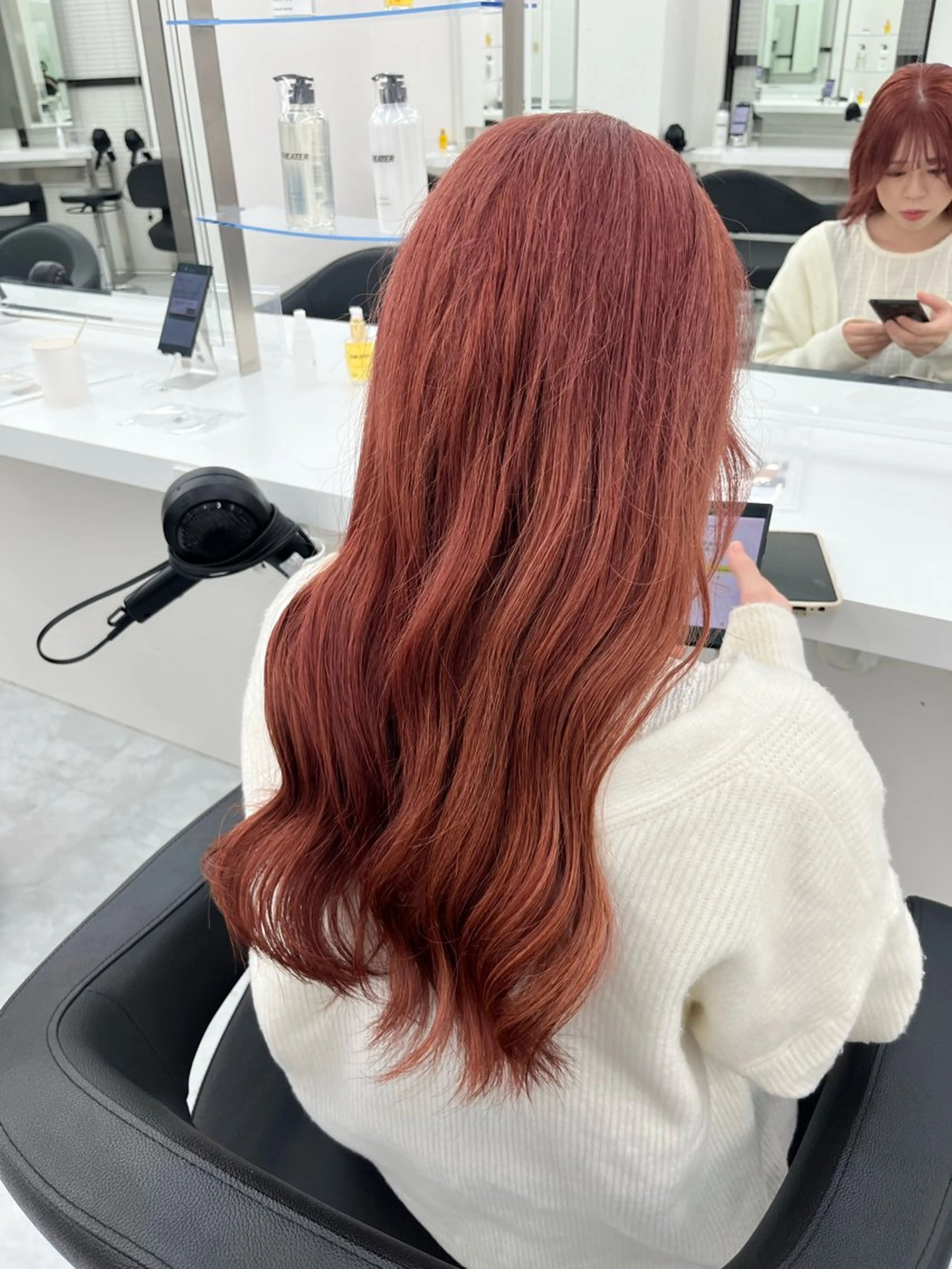 ロング カラー ヘアアレンジ 艶髪ハイトーン🫧 Kurehaのヘアスタイル