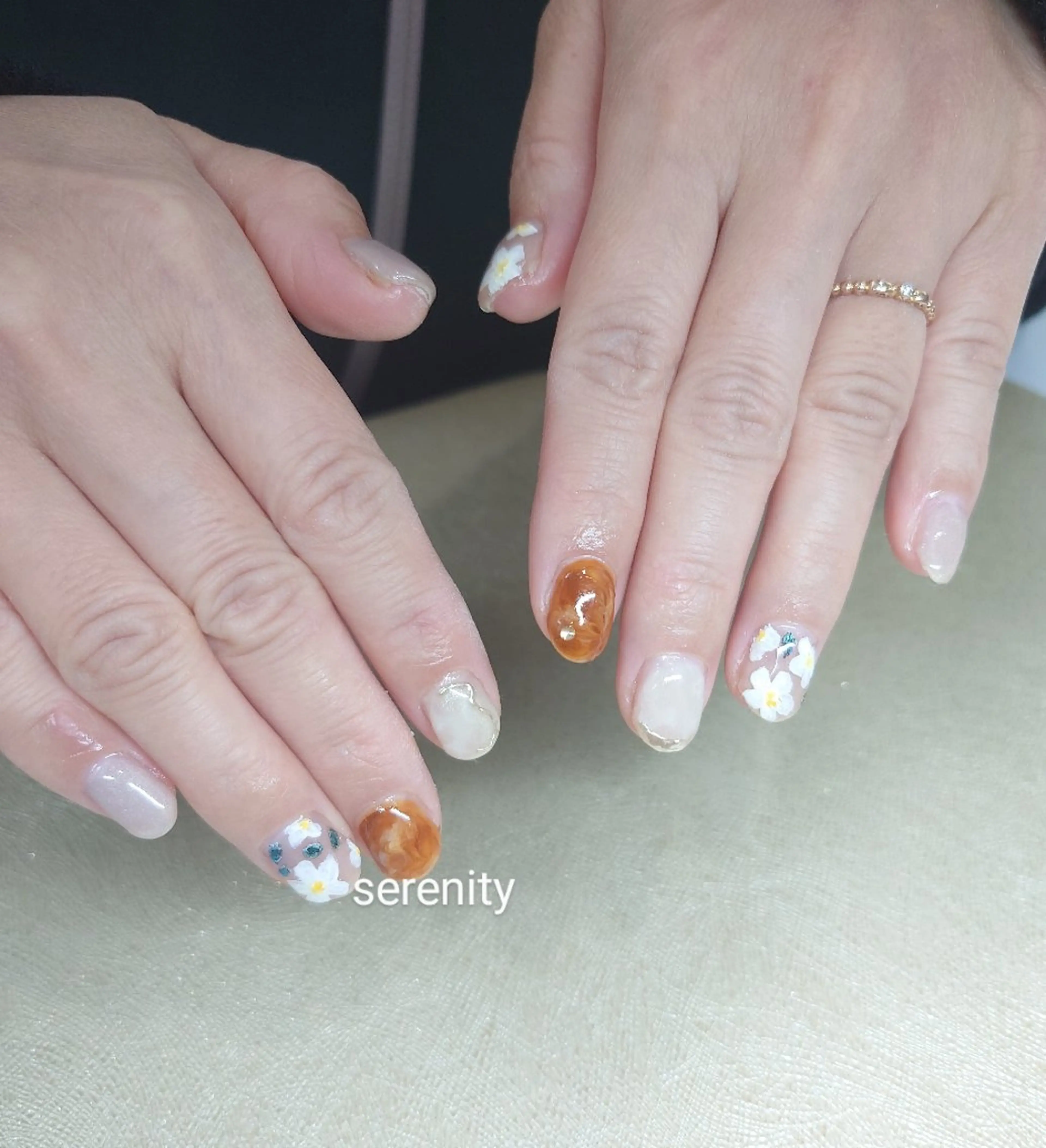 ネイル アートネイル フラワーネイル ミラーネイル 持ち込み ニュアンスネイル nail  serenityのネイルデザイン