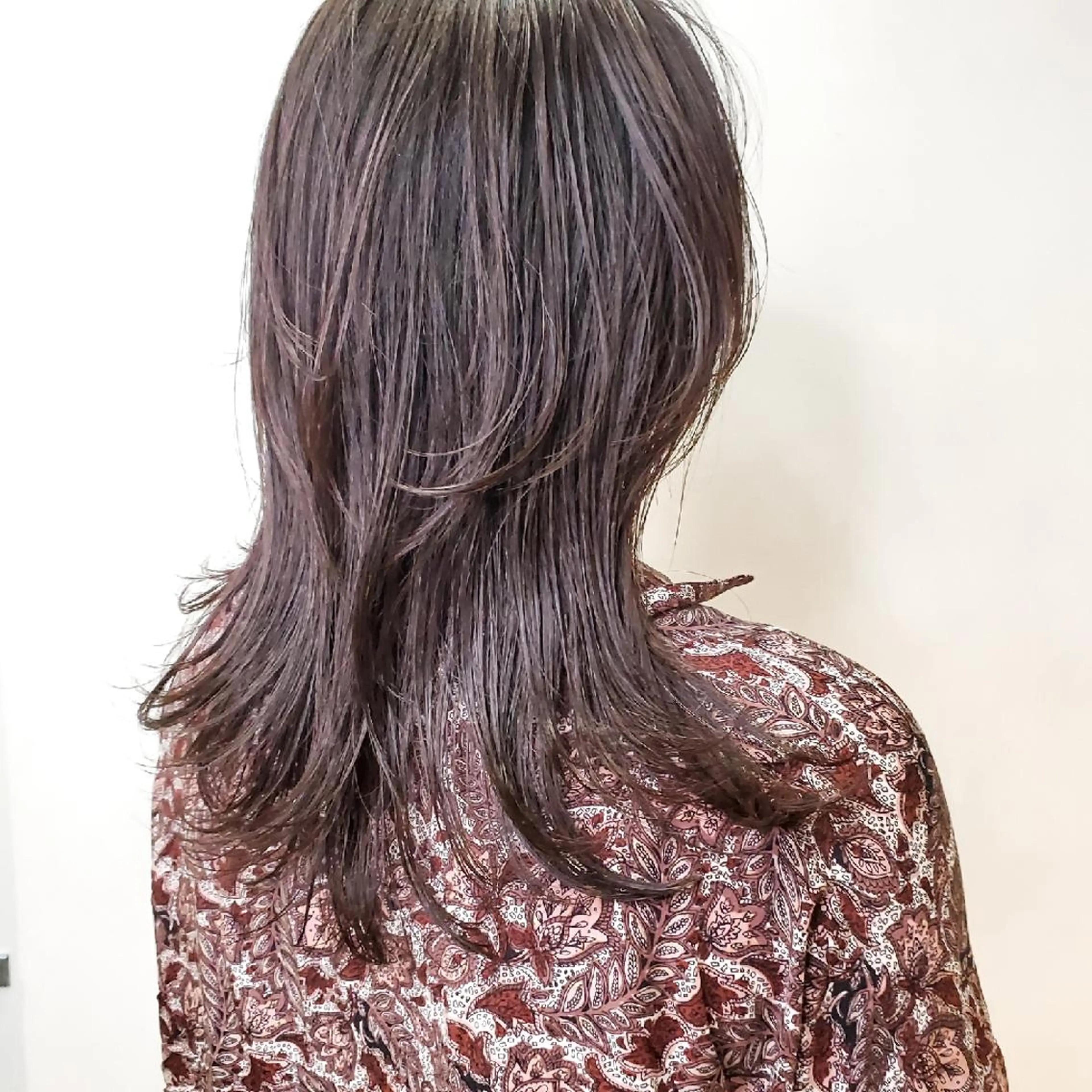 セミロング ハッシュカット レイヤーカット ウルフカット 韓国レイヤー suzuのヘアスタイル