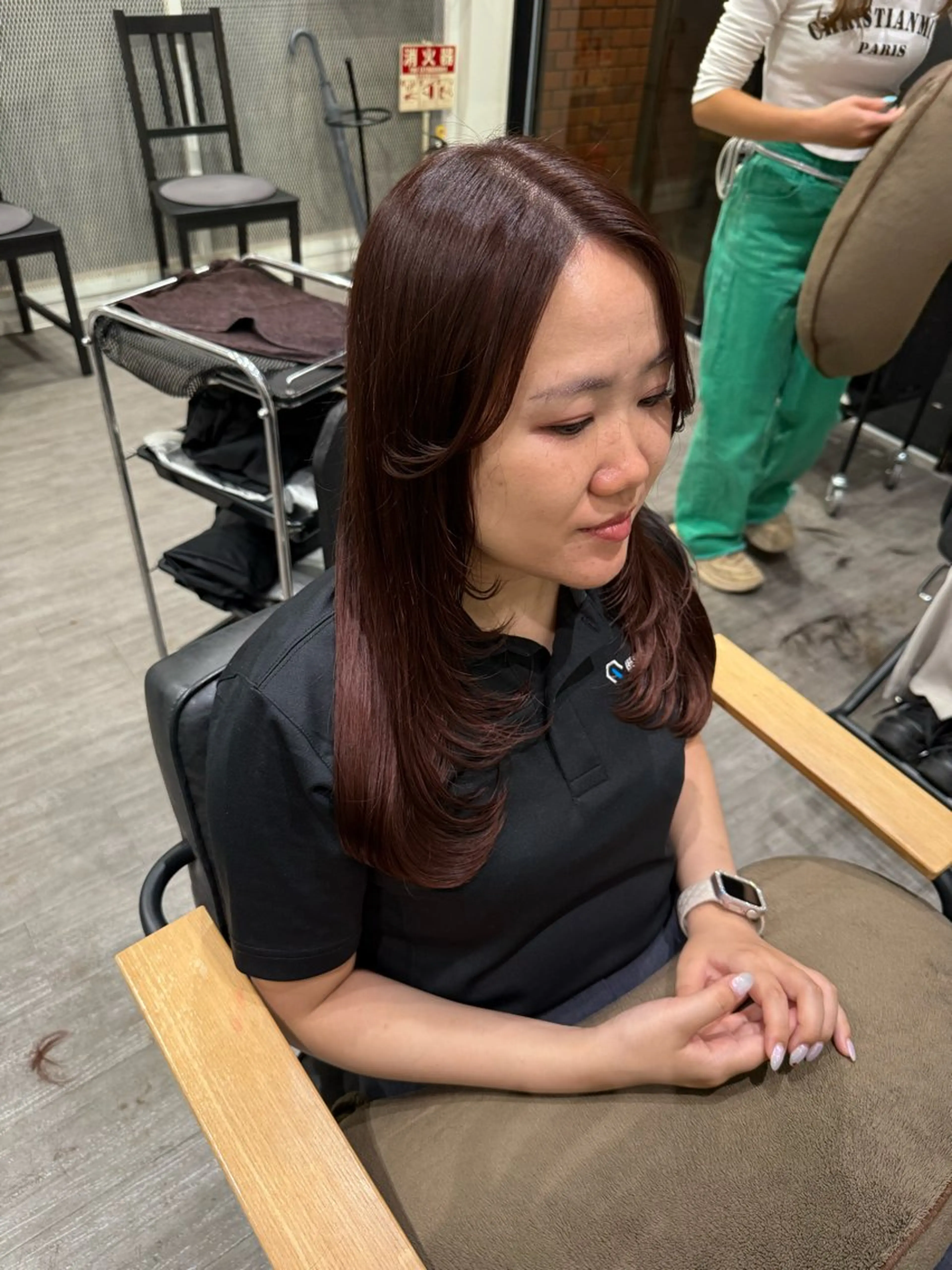 セミロング カラー ピンクカラー ローズカラー レイヤーカット カット ヘアカラー トリートメント 上田 紗也のヘアスタイル
