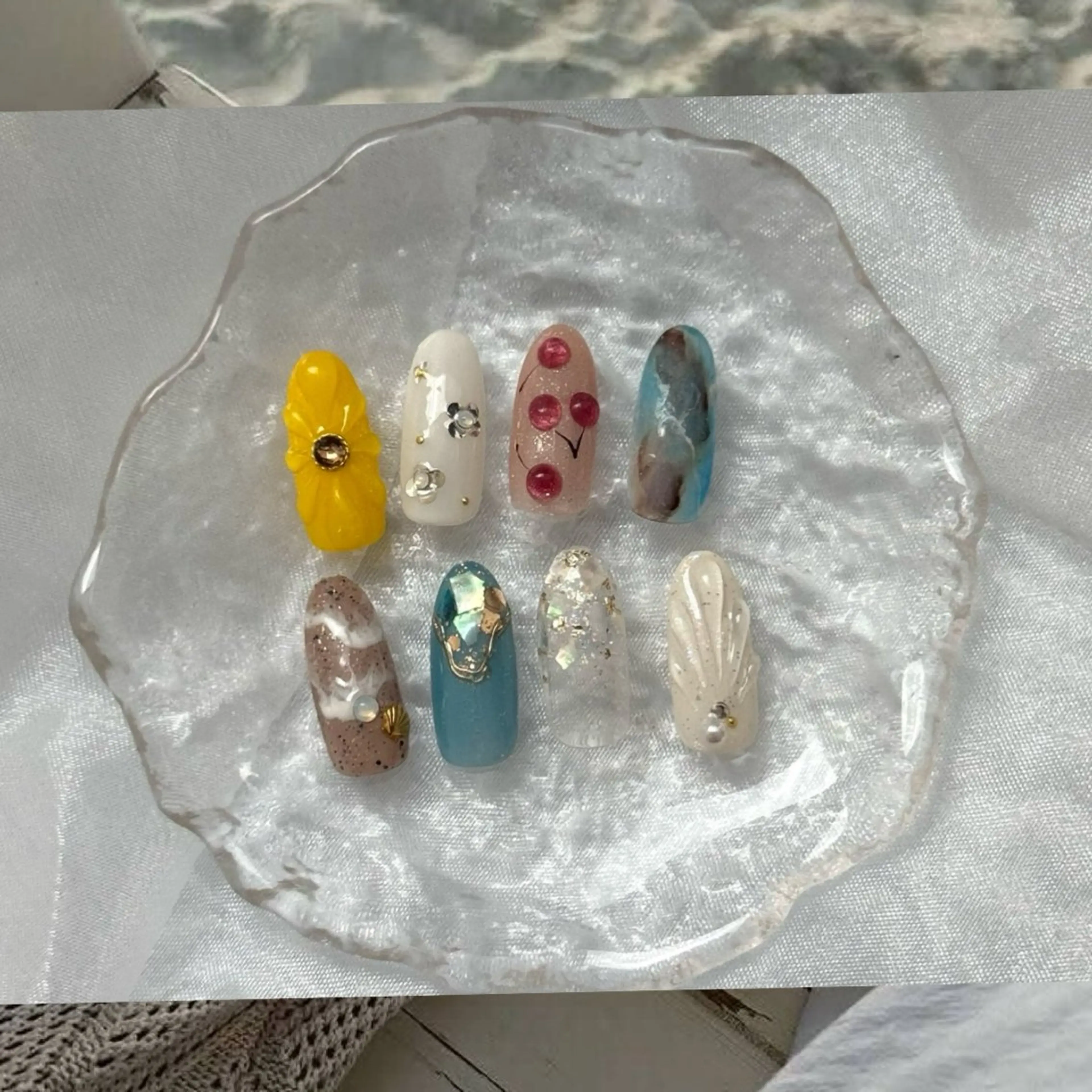 💅🏽【hand】夏の2本アート(オフあり)の写真