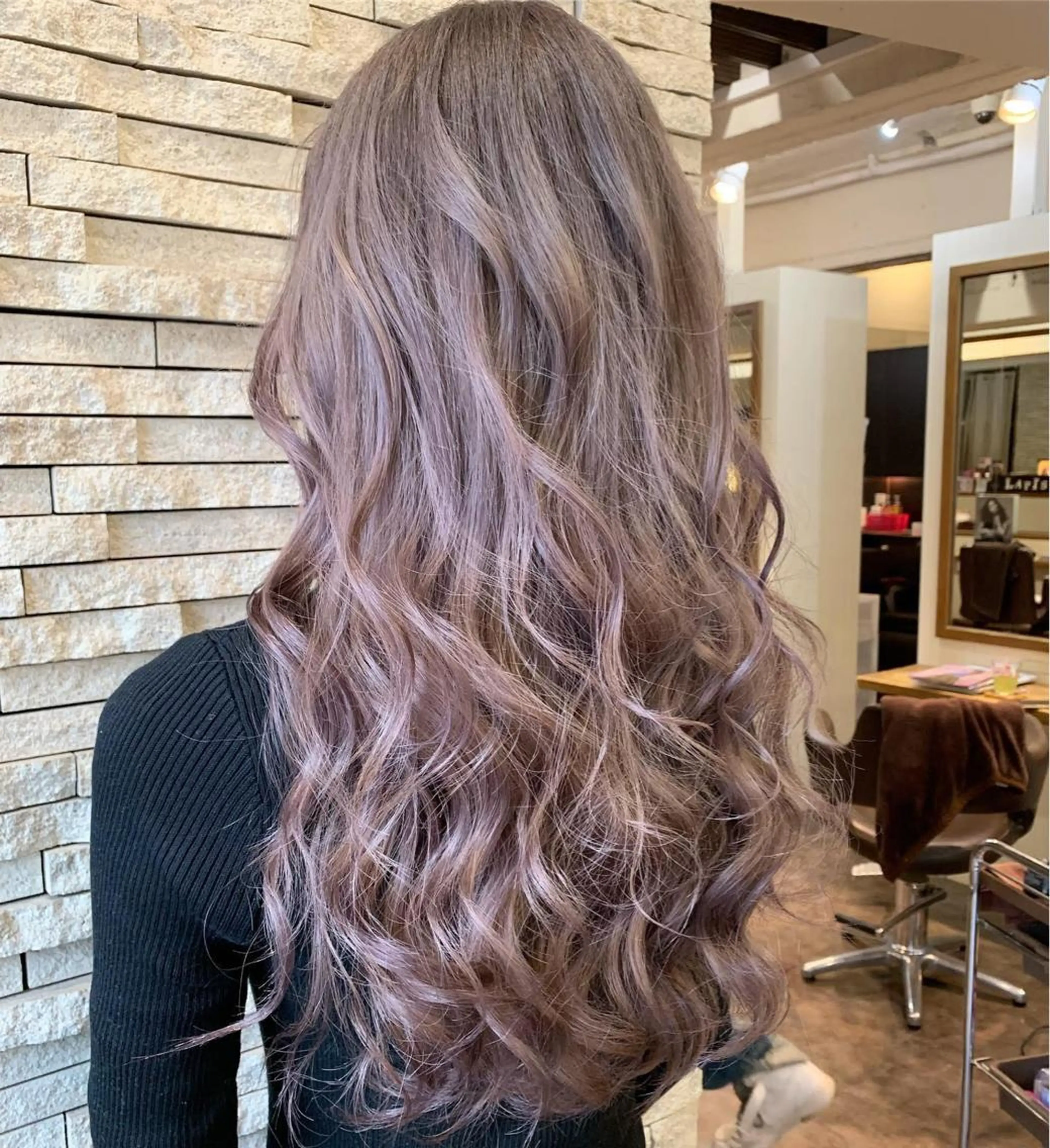 ロング カラー ブリーチ ラベンダーカラー シルバー ヘアカラー JIL BLAN千葉所属・サロウィン千葉店 Toshikiのヘアスタイル