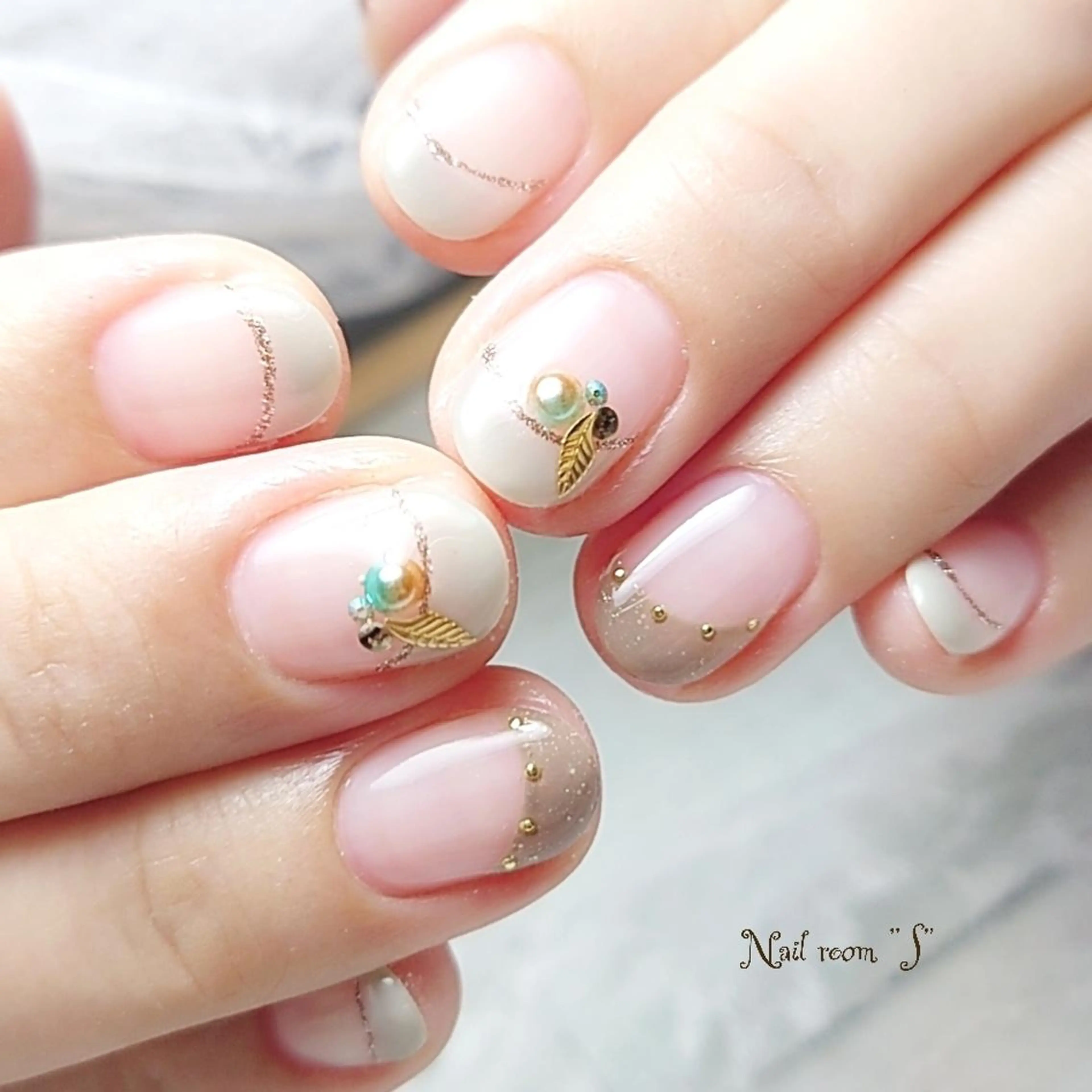 ネイル フレンチネイル Nail room  "S"  SAKAIのネイルデザイン