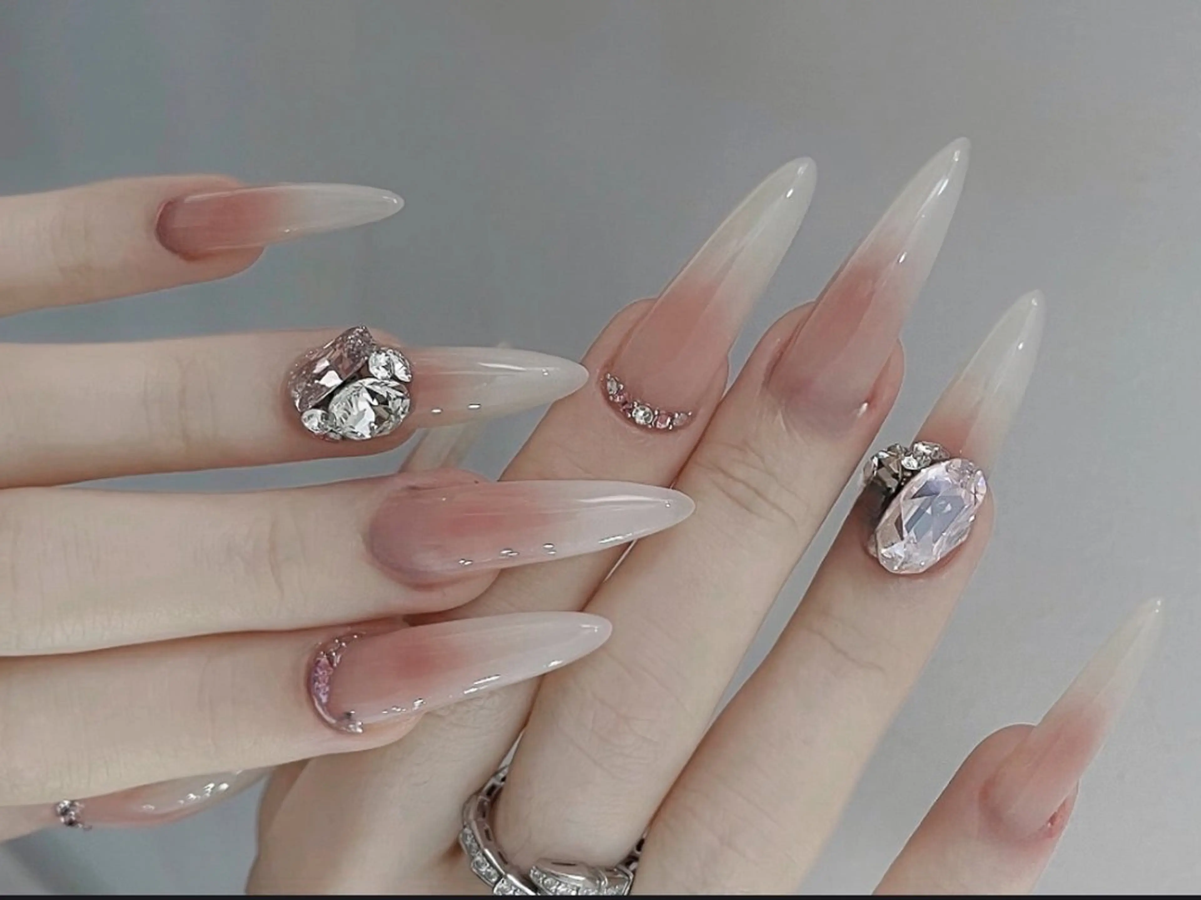 ネイル オーロラネイル チークネイル 長さ出し フットネイル フレンチネイル 🎀AND🎀 Nail Salonのネイルデザイン