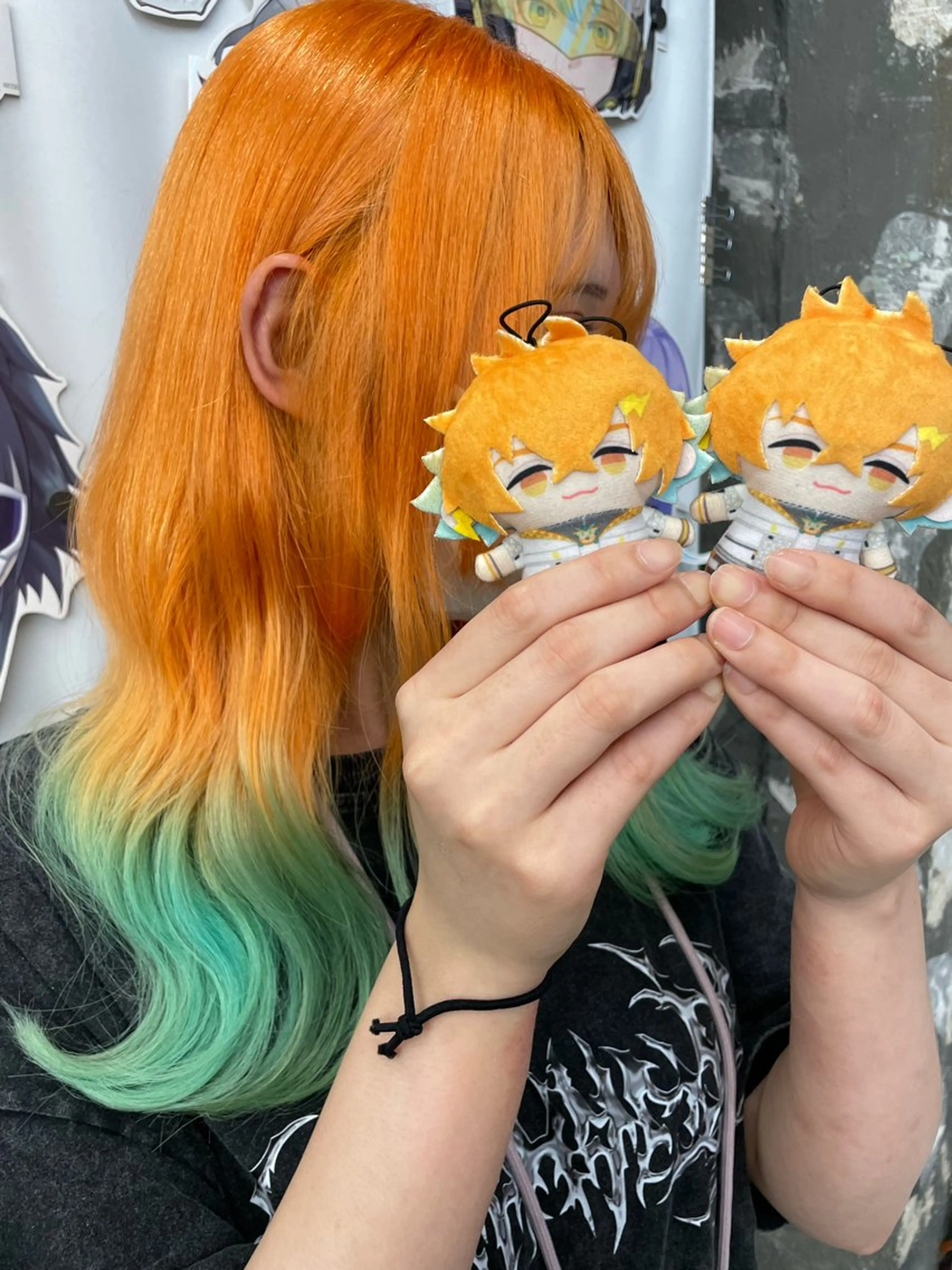 セミロング カラー ブリーチ ケアブリーチ オレンジ ヘアカラー トリートメント インナーカラー/推し ウルフ/アニメカラーのヘアスタイル