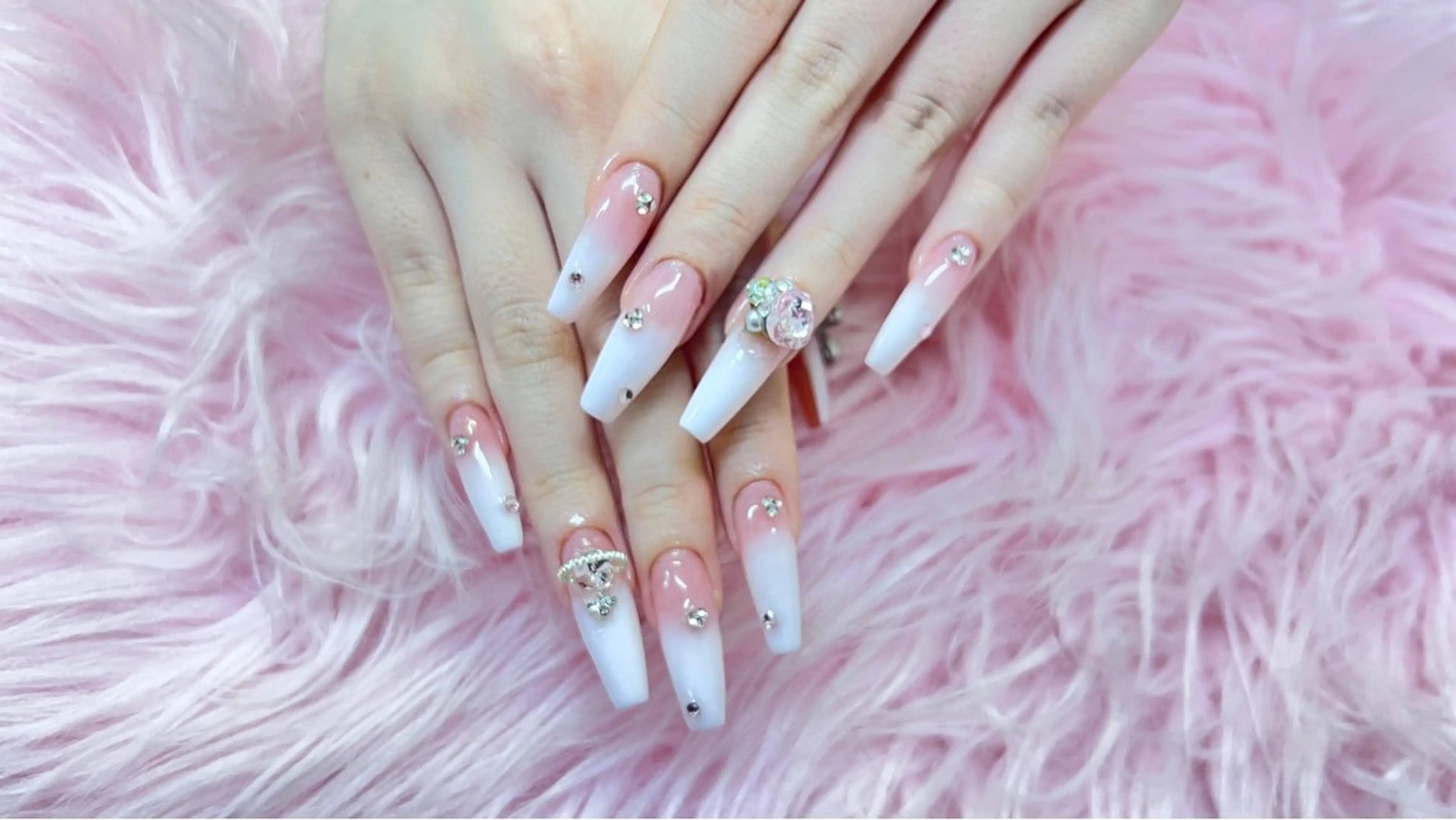 ネイル ハンドネイル ハンドケア 💜MIYA nail川崎店のネイルデザイン