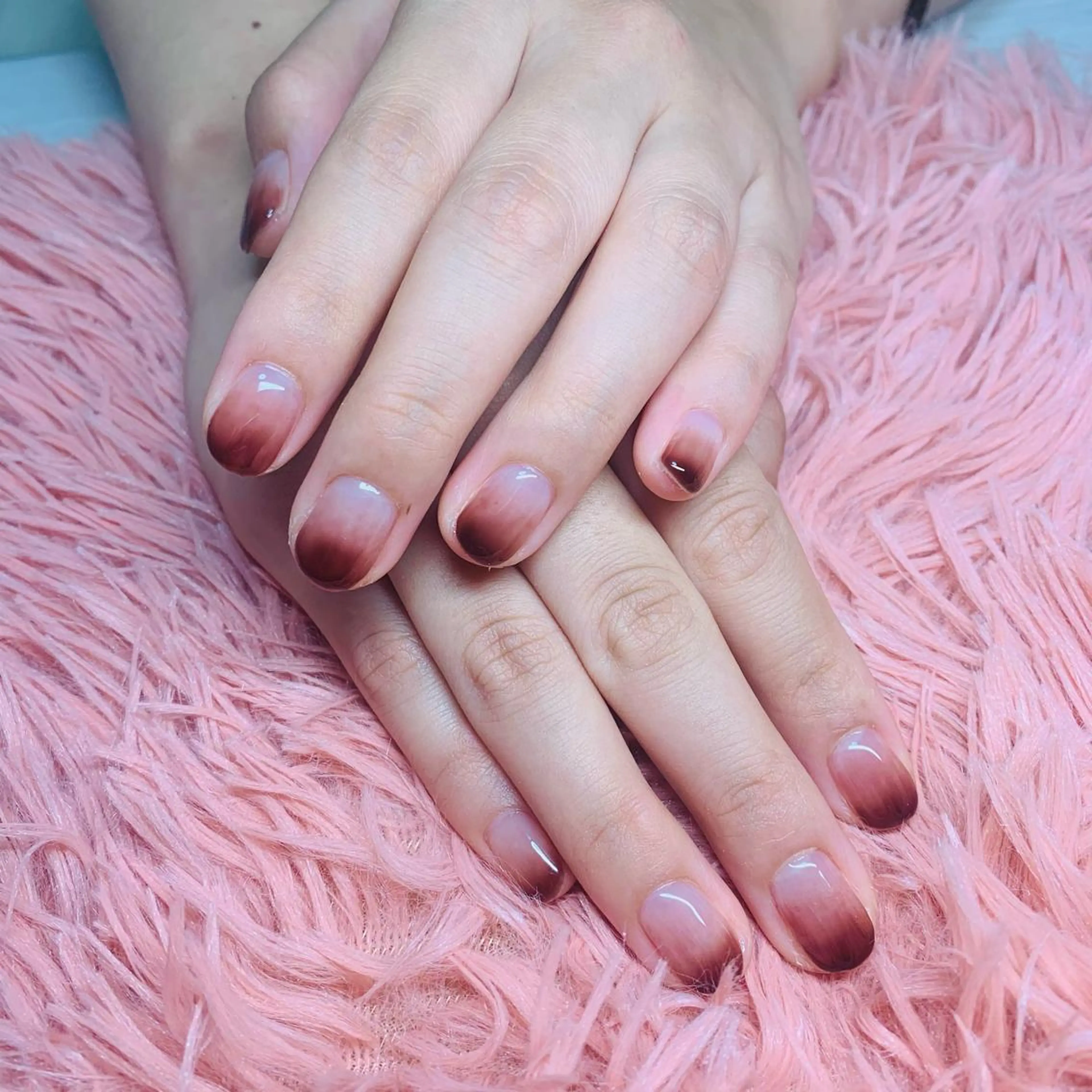 ネイル アートネイル オーロラネイル ブラウン ジェルネイル グラデーション Nailsalon Spina 琴美のネイルデザイン