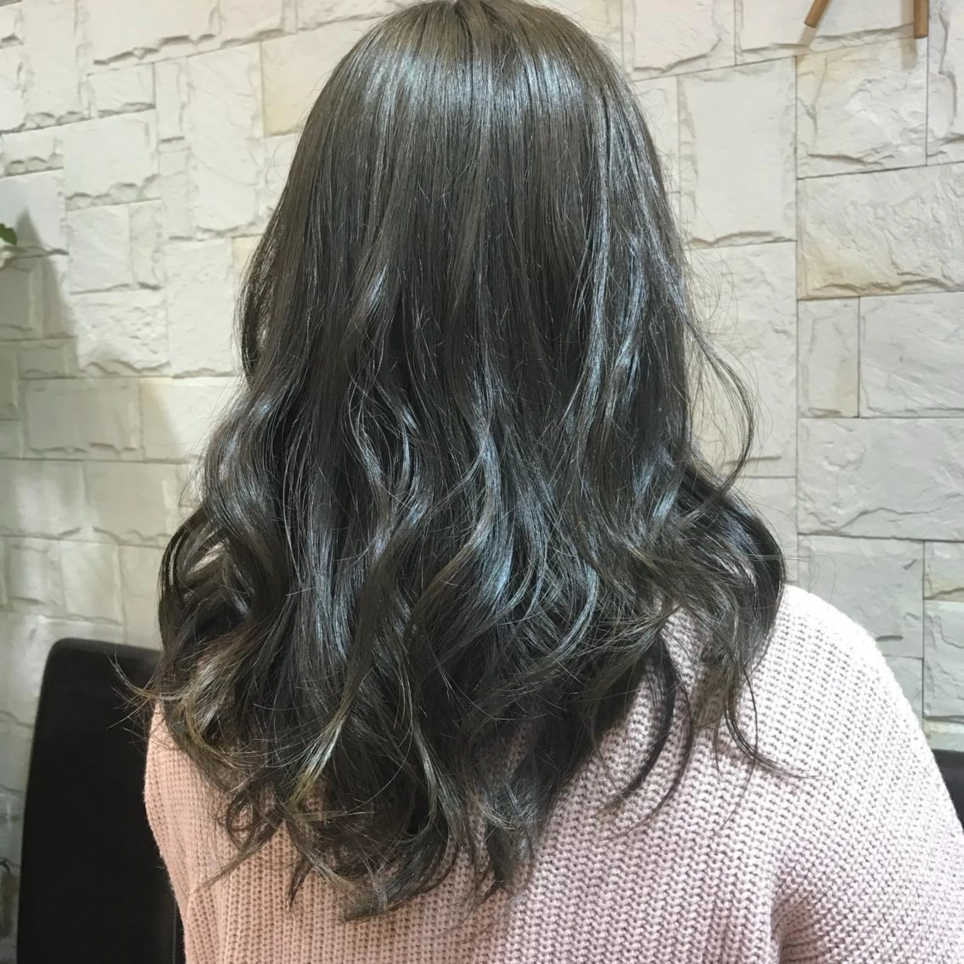 セミロング カラー アッシュ 🥛洒落髪小顔cut なら龍崎🥛のヘアスタイル