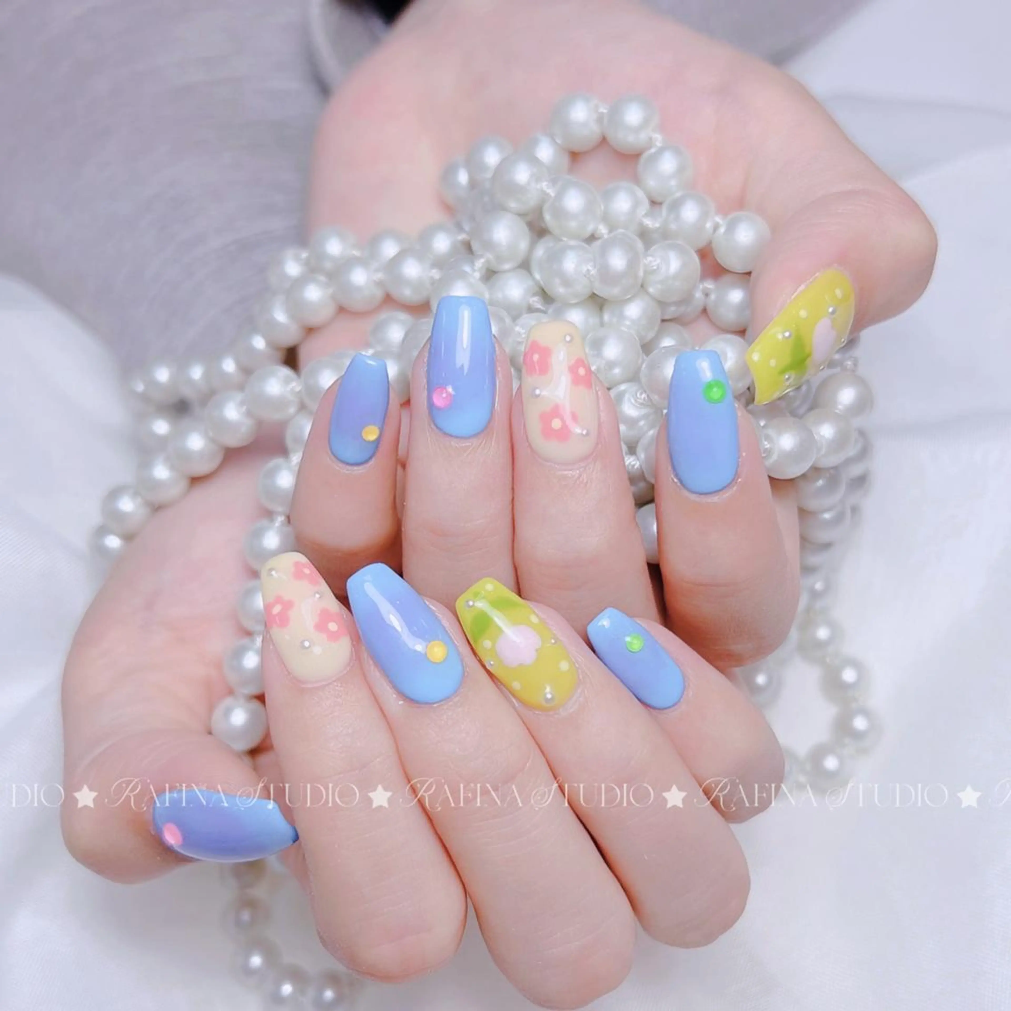 ネイル 玲央 YOYOのネイルデザイン