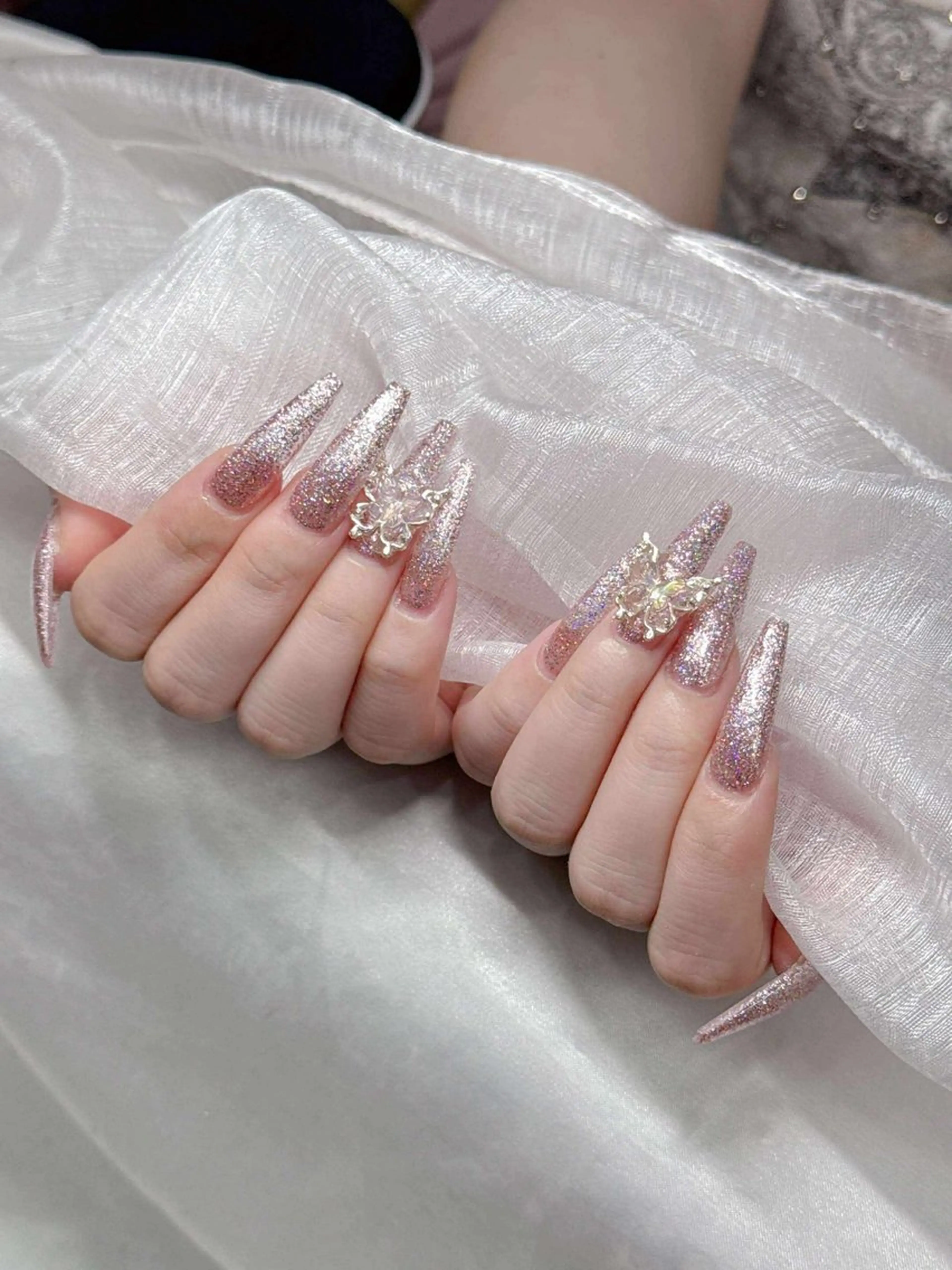 ネイル 長さ出し グラデーション 卒業式 キラキラネイル マグネットネイル ハンドネイル Lee Nailsのネイルデザイン