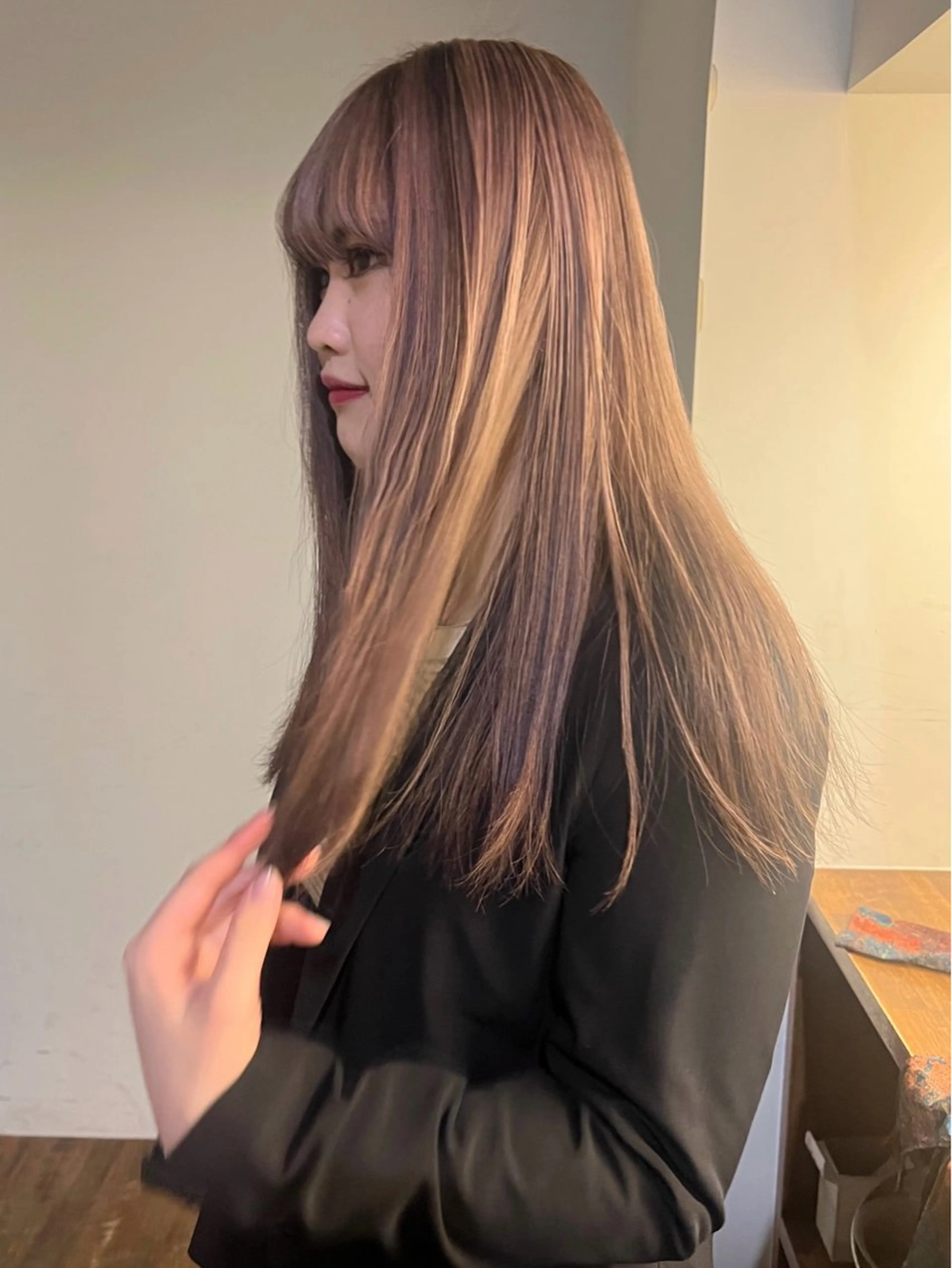 ロング カラー ベージュカラー ブラウンカラー ピンクカラー ピンクベージュ 名古屋美容室 Sopiリナのヘアスタイル