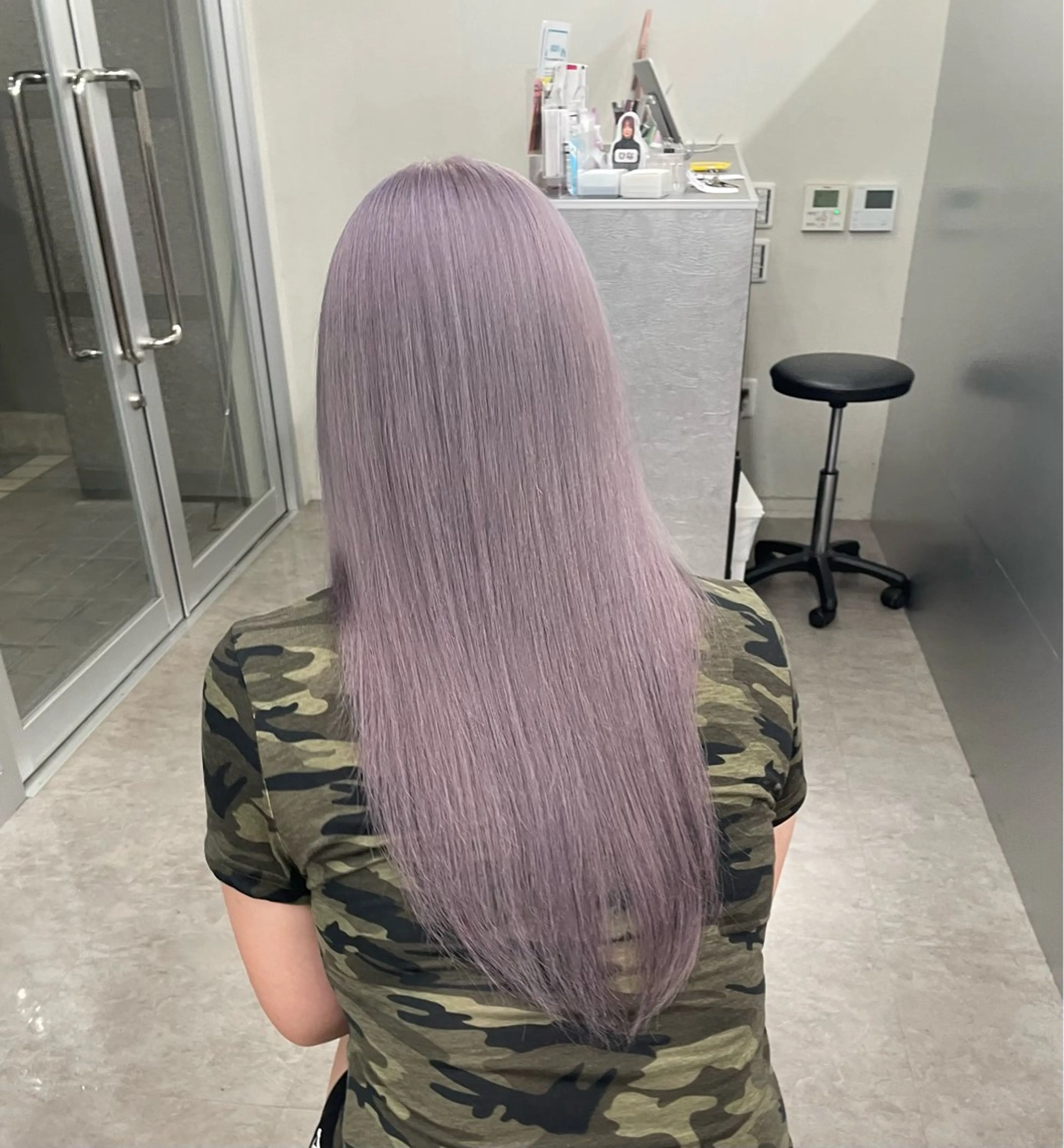 カラー ヘアカラー よしもと ひなのヘアスタイル