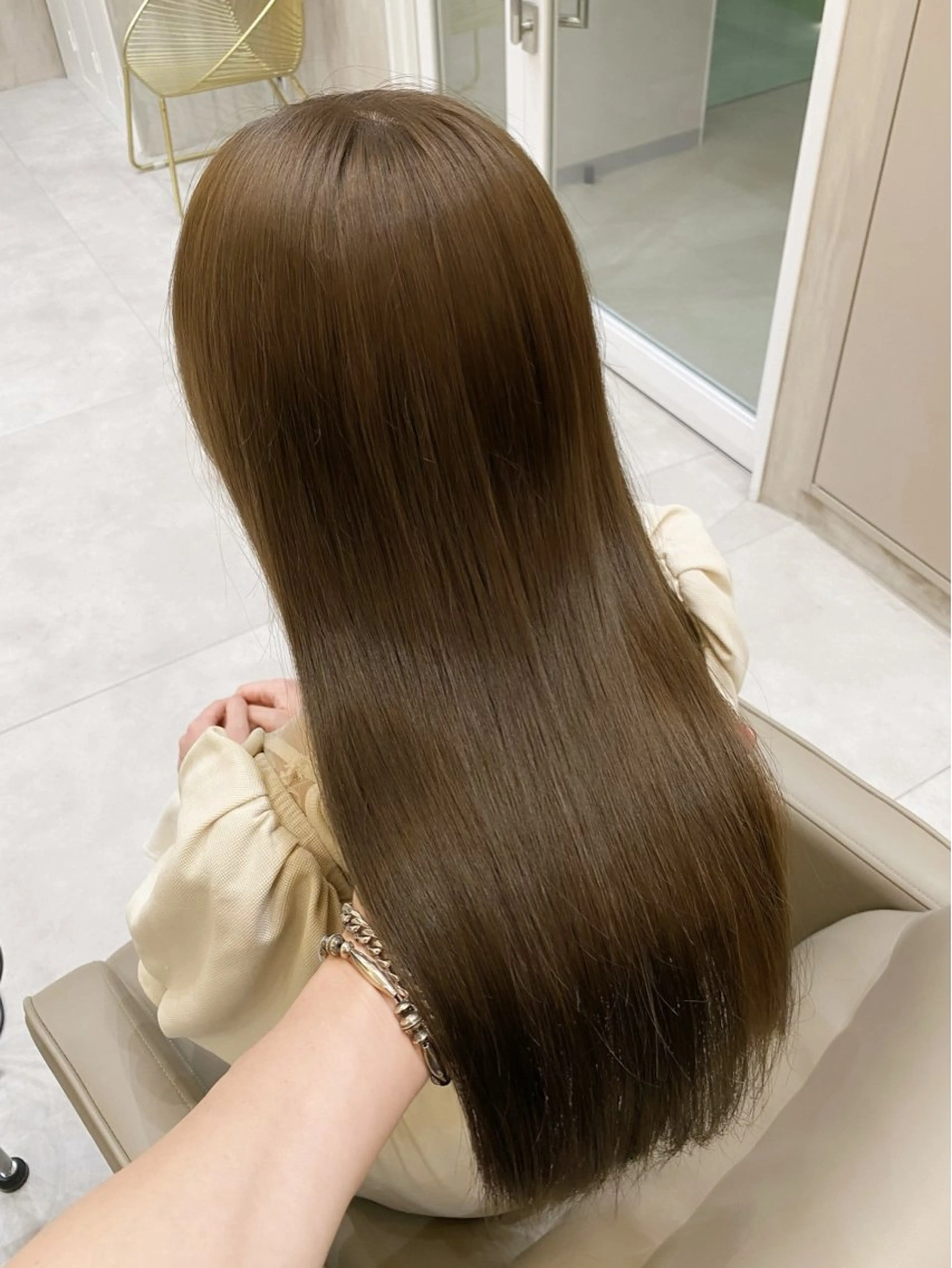 セミロング カラー ヘアアレンジ ベージュカラー ブリーチ ブラウンカラー 透明感カラー ダブルカラー ヘアカラー トリートメント ヘアセット 藤岡 誠也のヘアスタイル