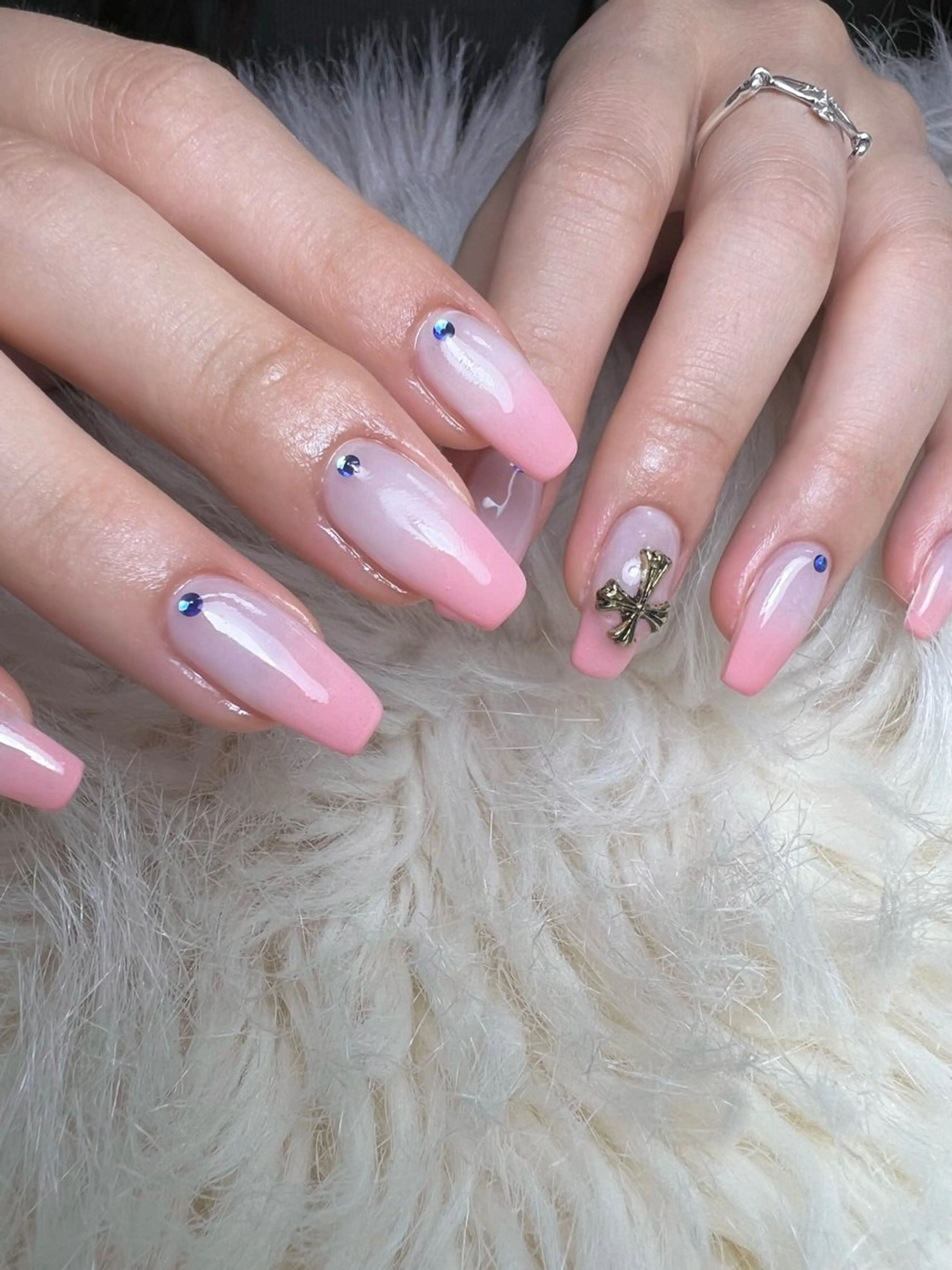 ネイル ジェルネイル グラデーション 持ち込み オフィスネイル パラジェル flowers nailのネイルデザイン