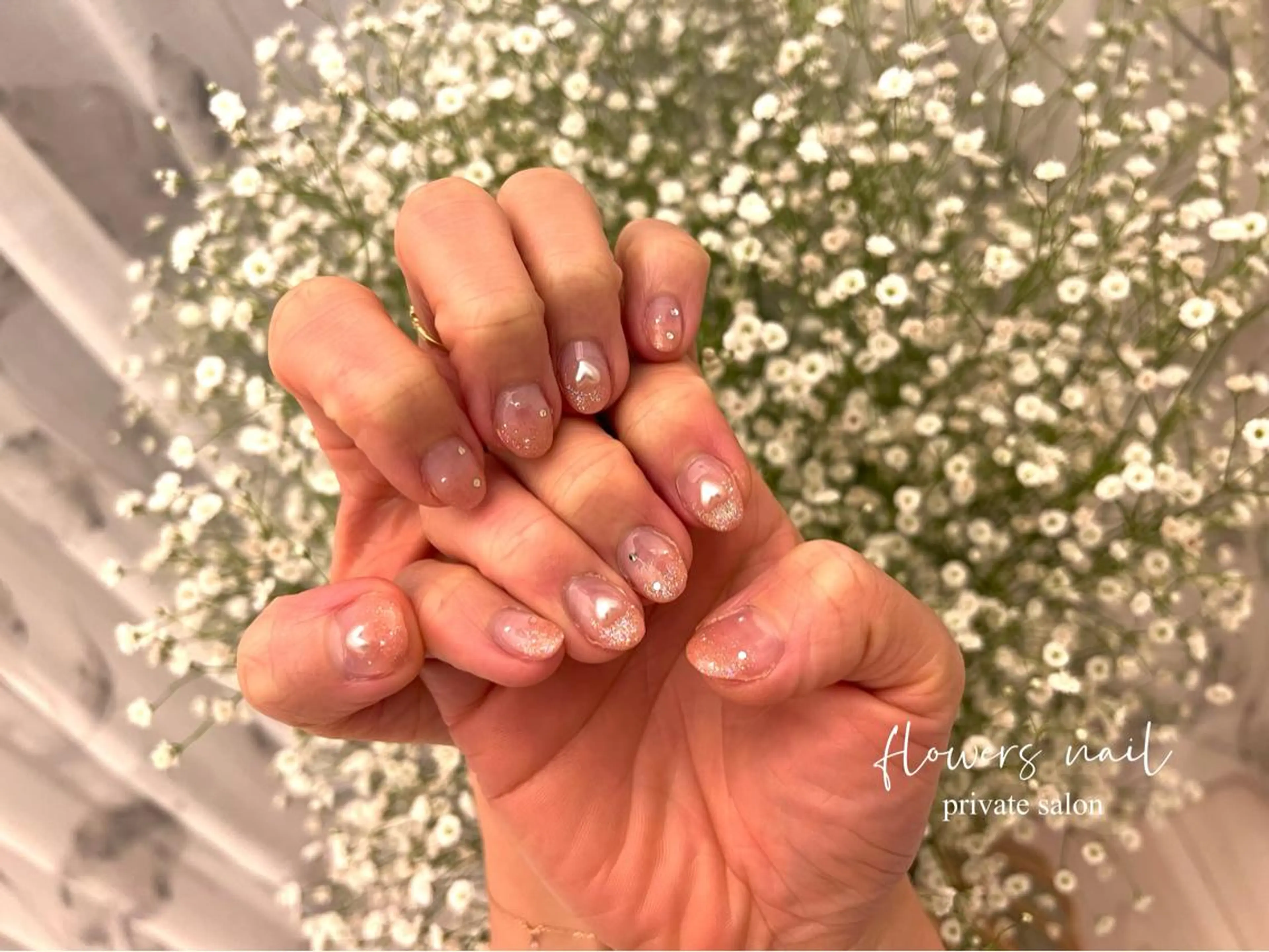 ネイル ジェルネイル ガーリー グラデーション ラメ(グリッター) ラメグラデーション flowers nailのネイルデザイン