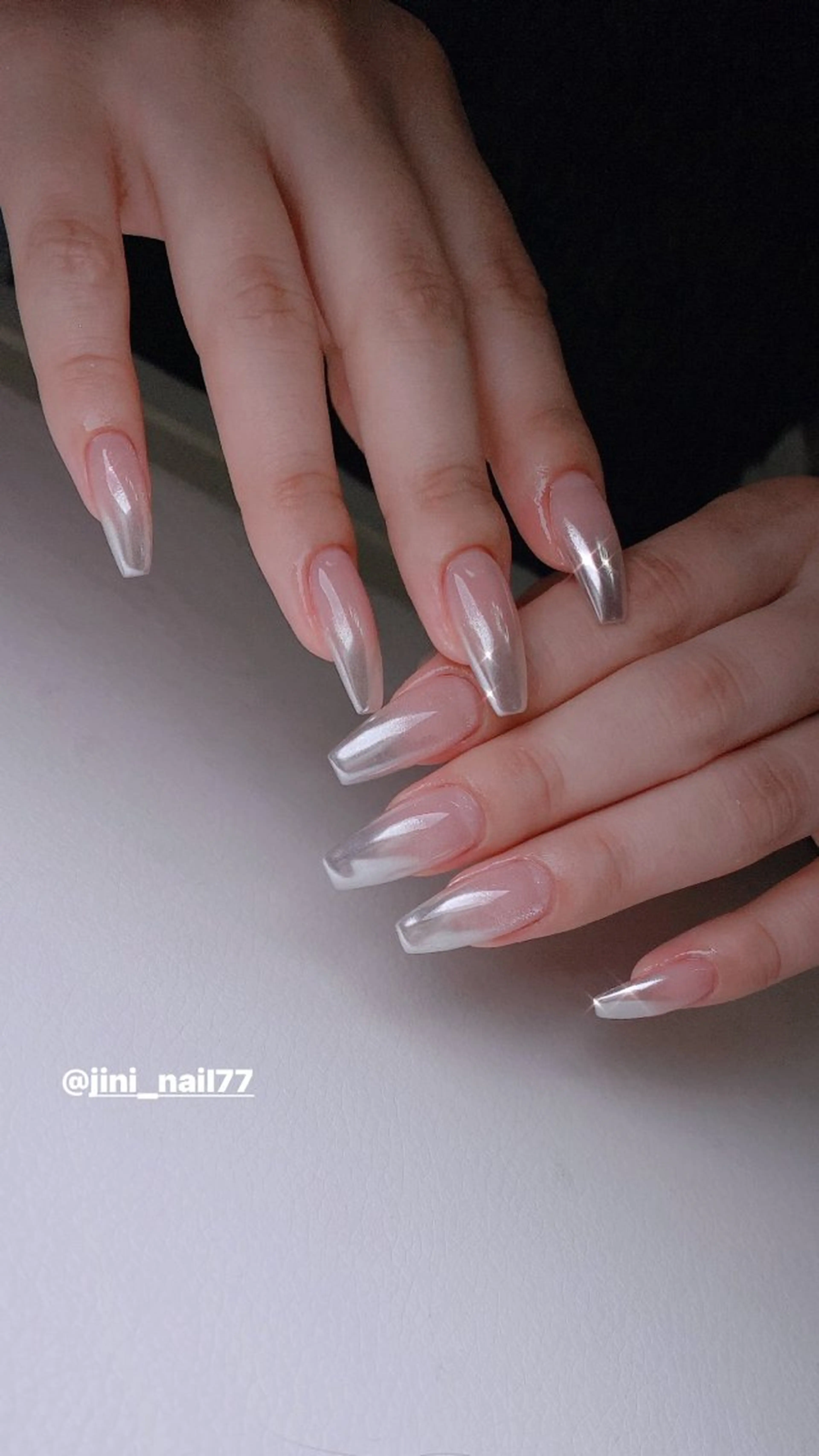 ネイル グラデーション ミラーネイル JINI NAIL所属・ジニ ネイルのネイルデザイン