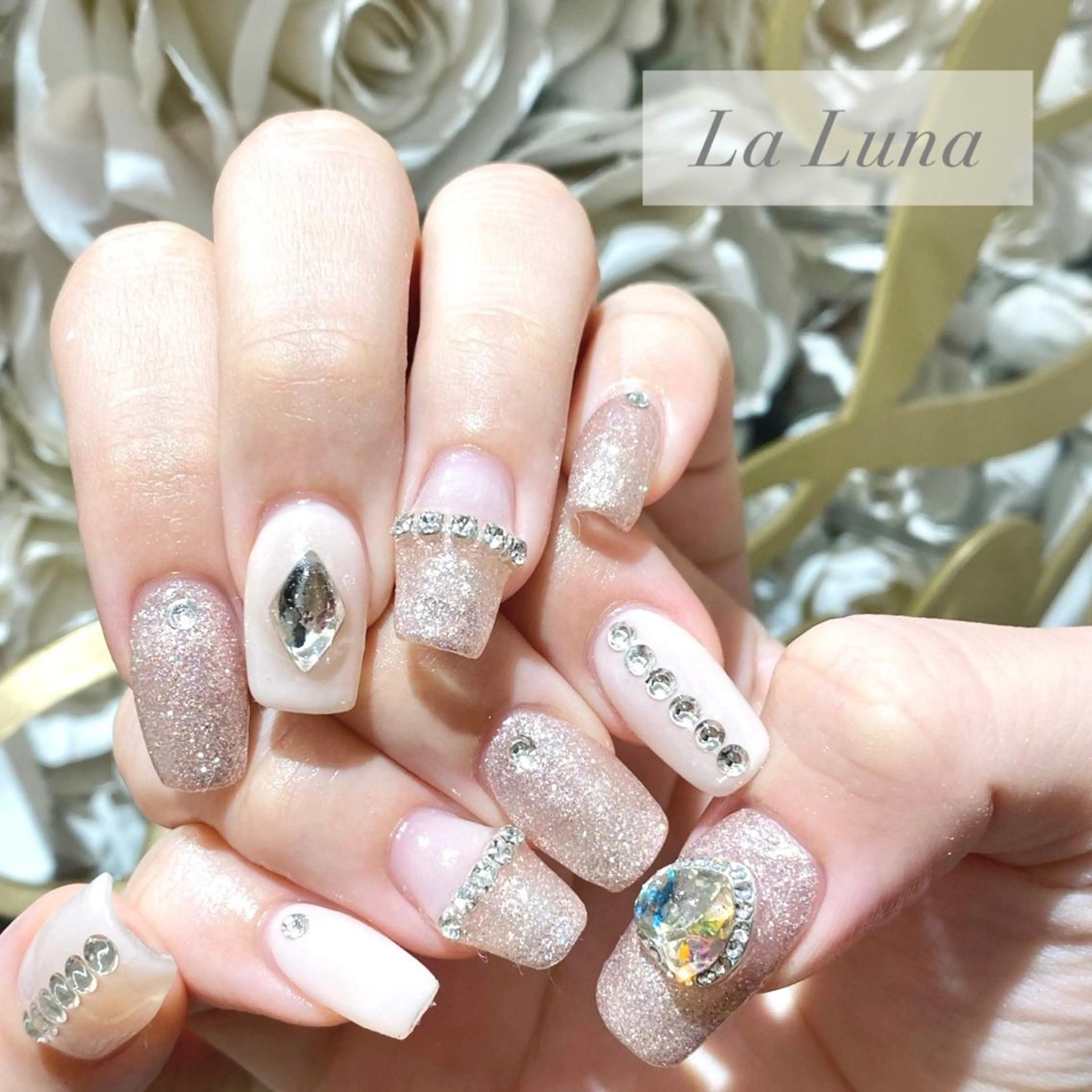 ネイル アートネイル ハート ストーンネイル ＬａＬｕｎａ🌙 natsukiのネイルデザイン