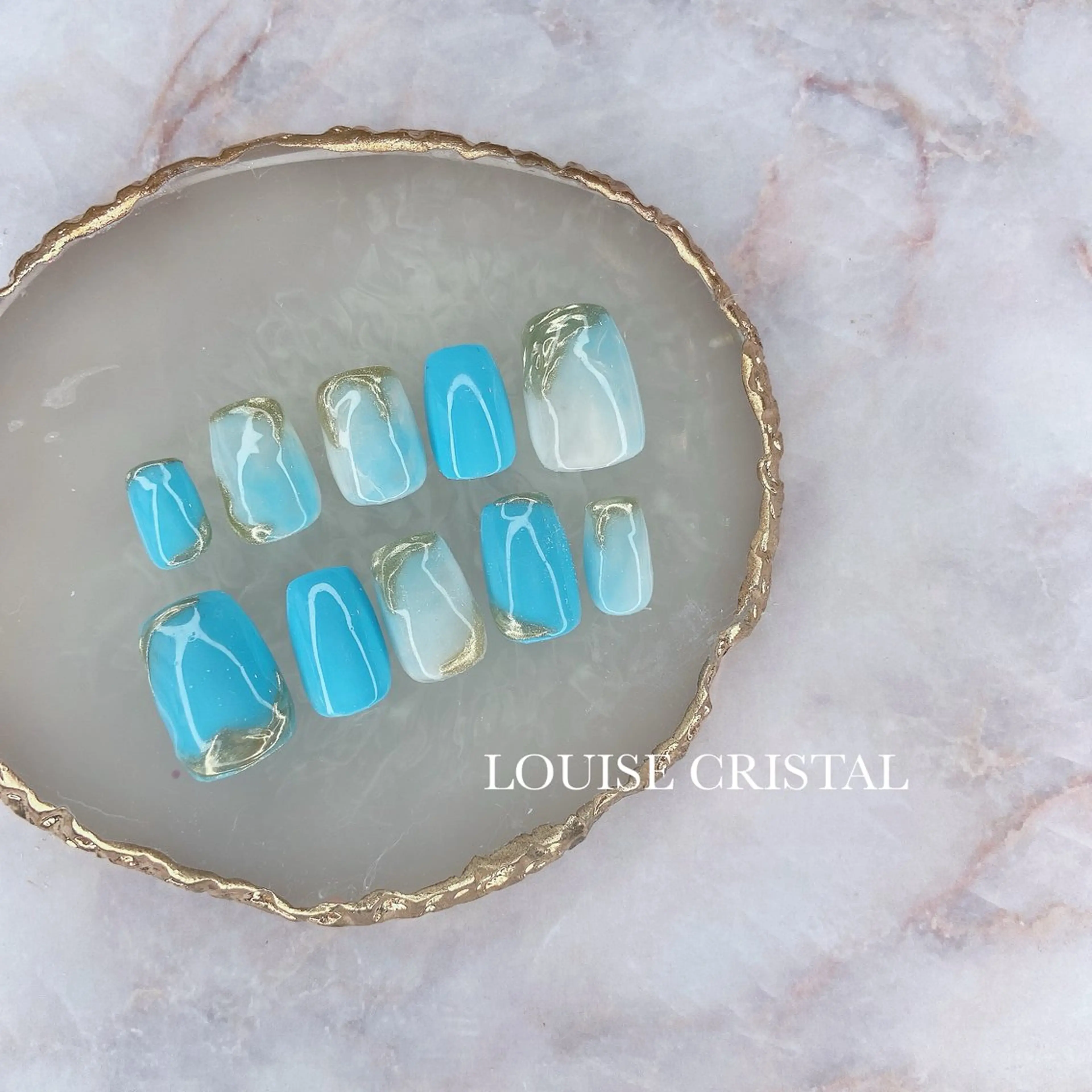 ネイル ネイルチップ ハンドネイル LOUISE CRYSTALのネイルデザイン