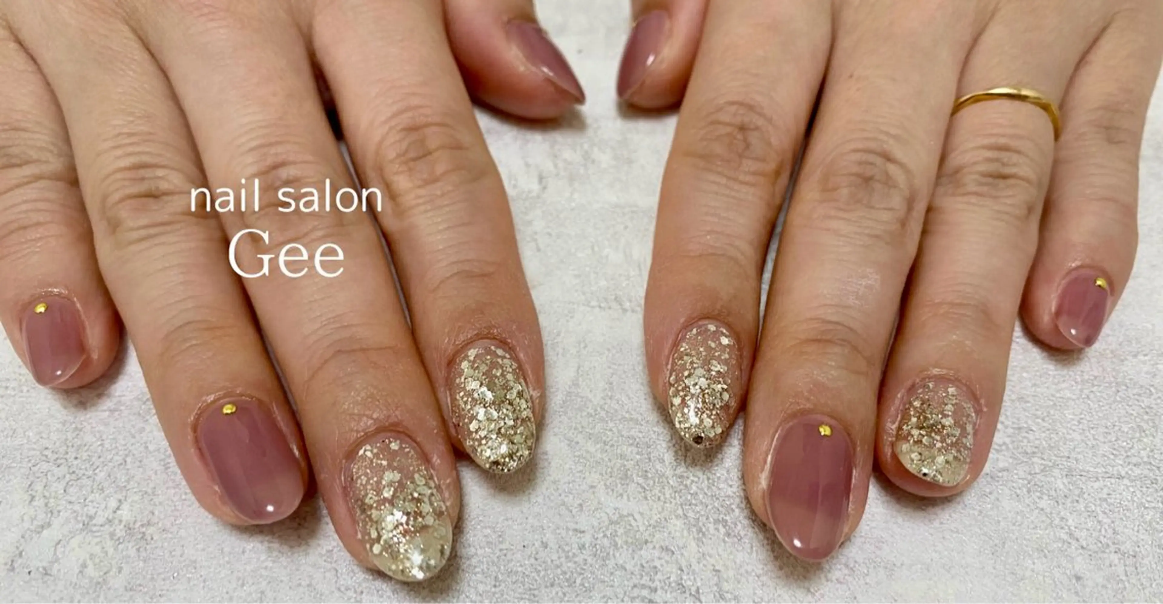 ネイル ワンカラーネイル ストーンネイル nail salon geeのネイルデザイン