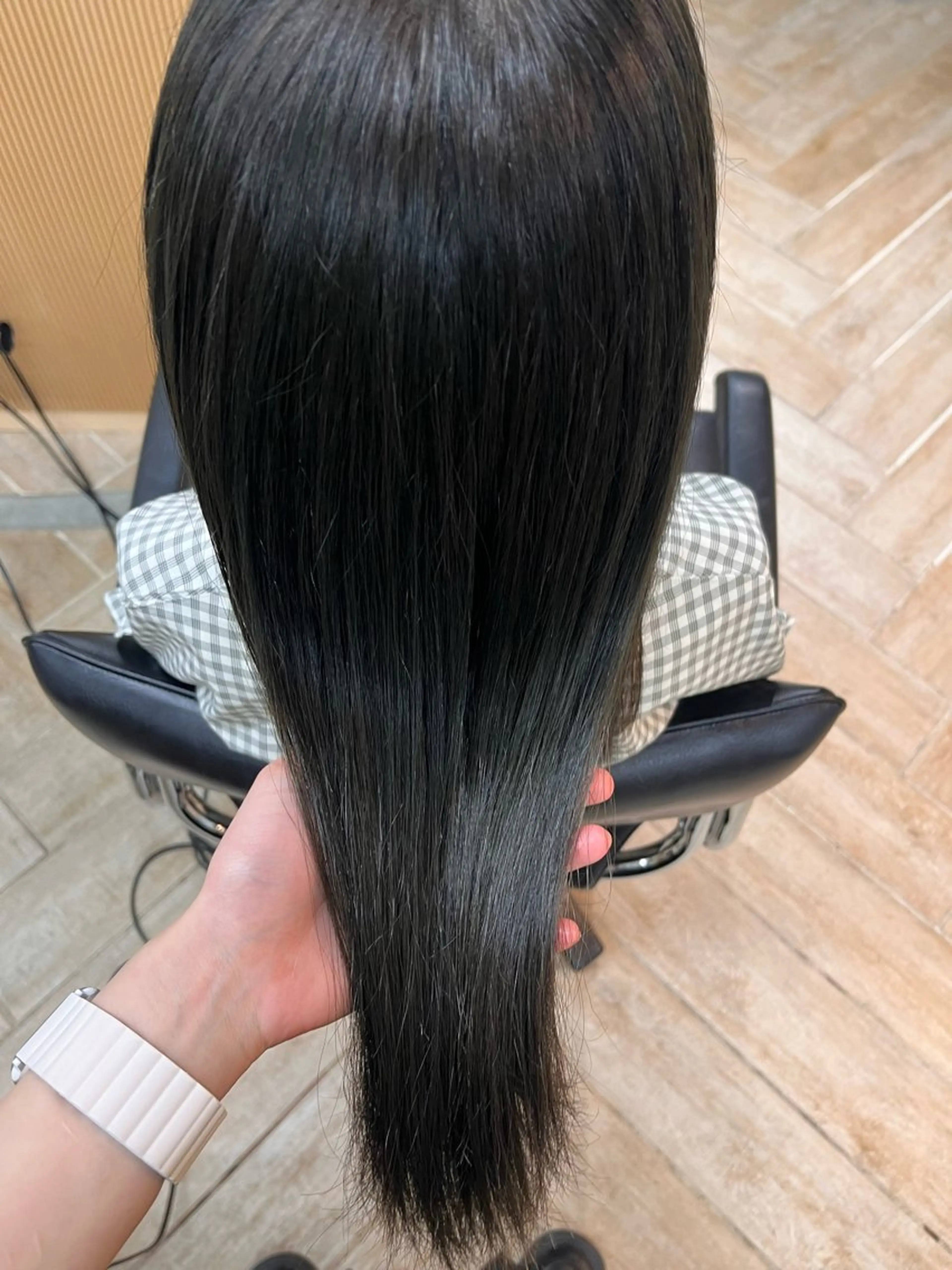 ミディアム カラー グレージュ オリーブグレージュ オリーブグレー LUVISM 万代店所属・LUVISM 佐藤 里咲のヘアスタイル