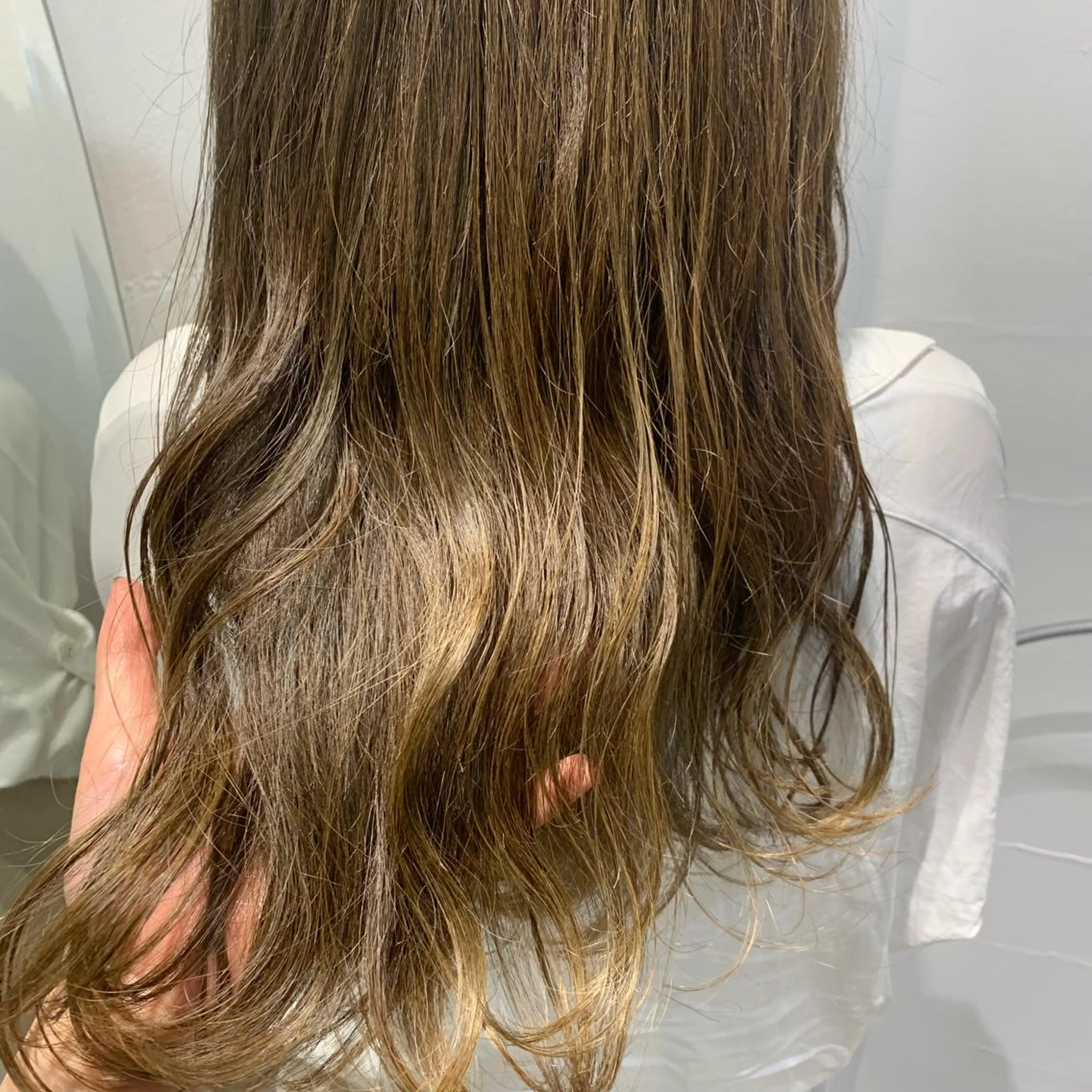 カラー SHEARA BY CARE所属・. AYUKAのヘアスタイル