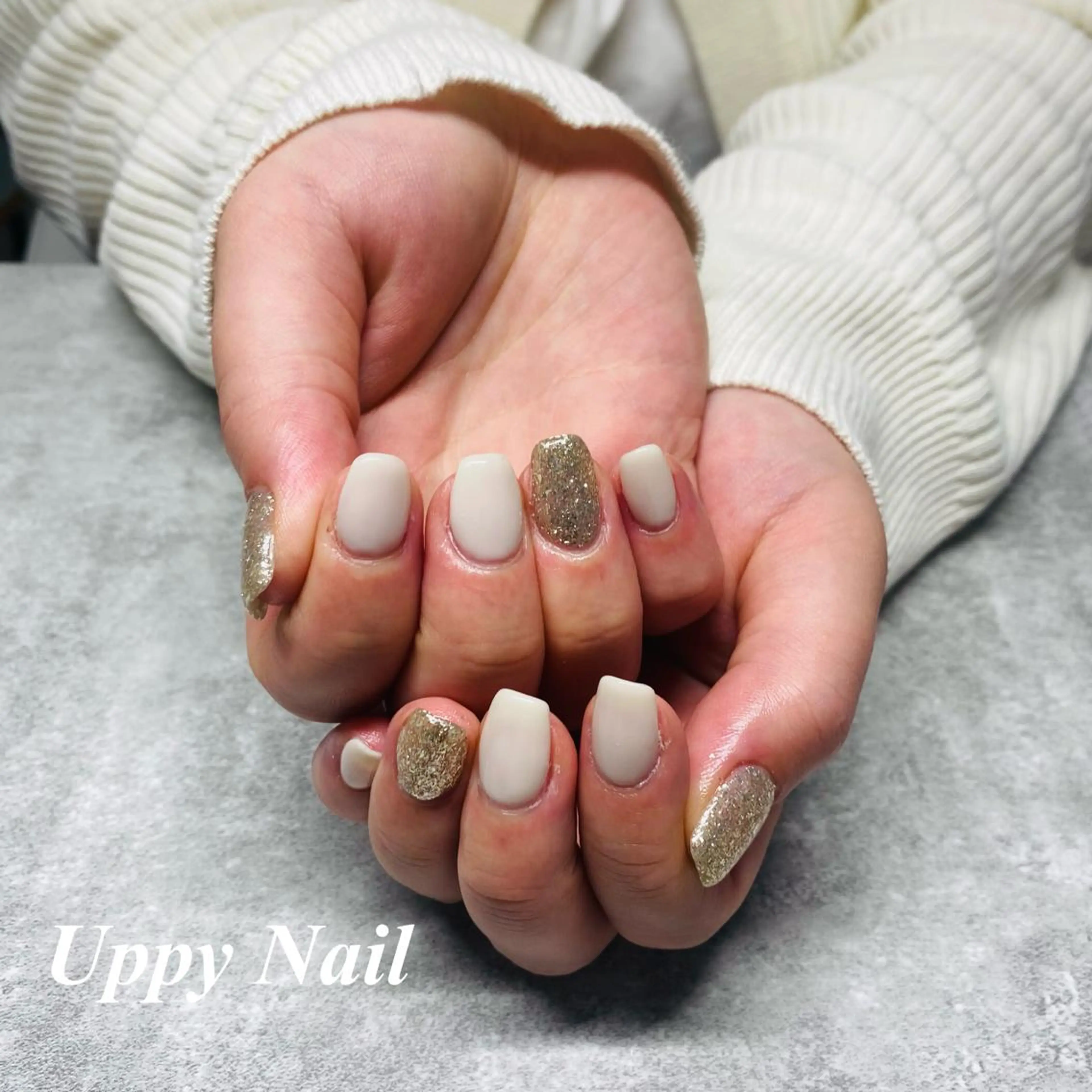 ネイル ゴールド ワンカラーネイル シンプルネイル ホワイト Uppy Nail ukyoのネイルデザイン