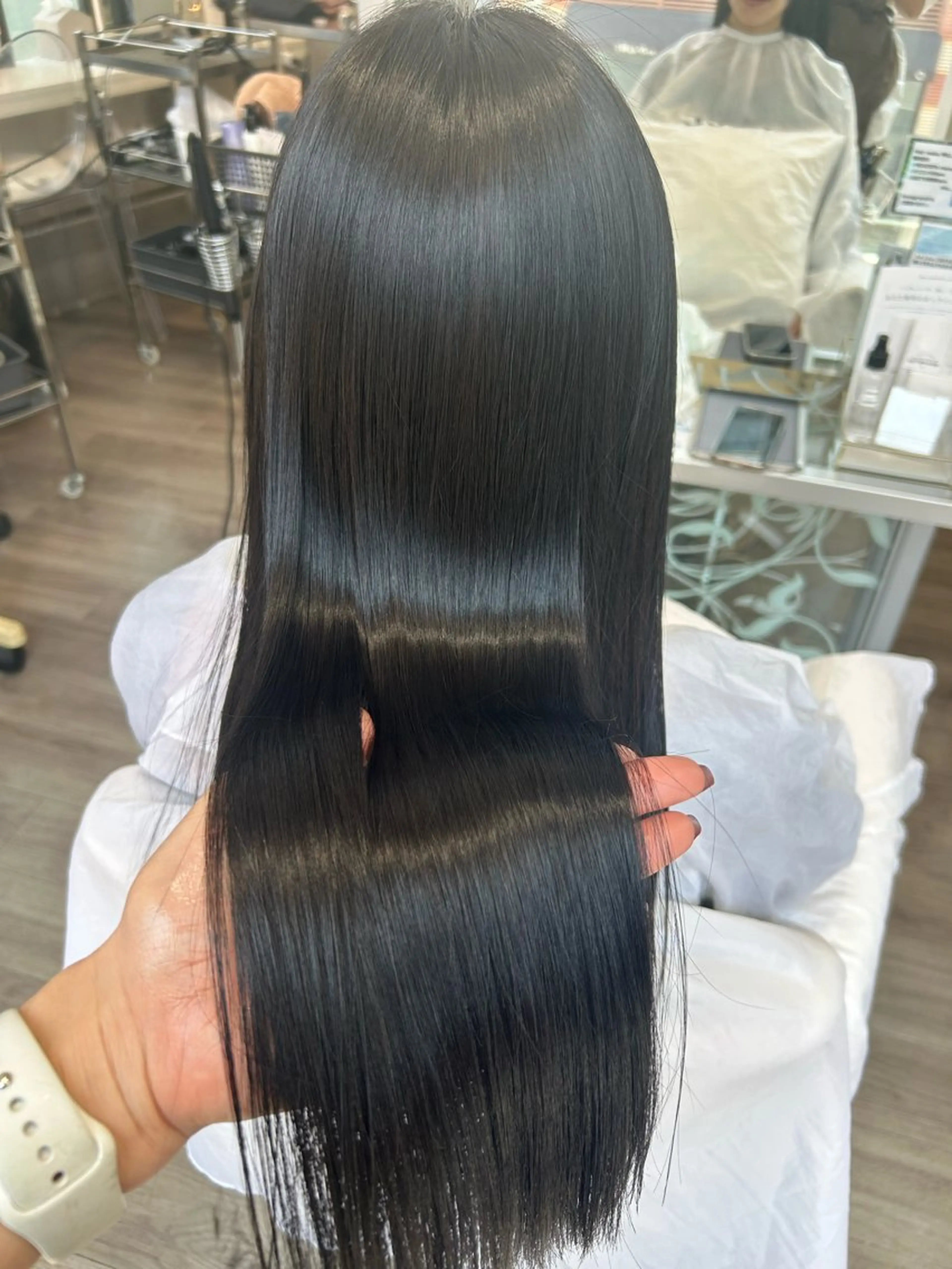 ロング 縮毛矯正 ヘアーメイクWiLL梅田店所属・艶カラー✨／ 荒堀 結香のヘアスタイル