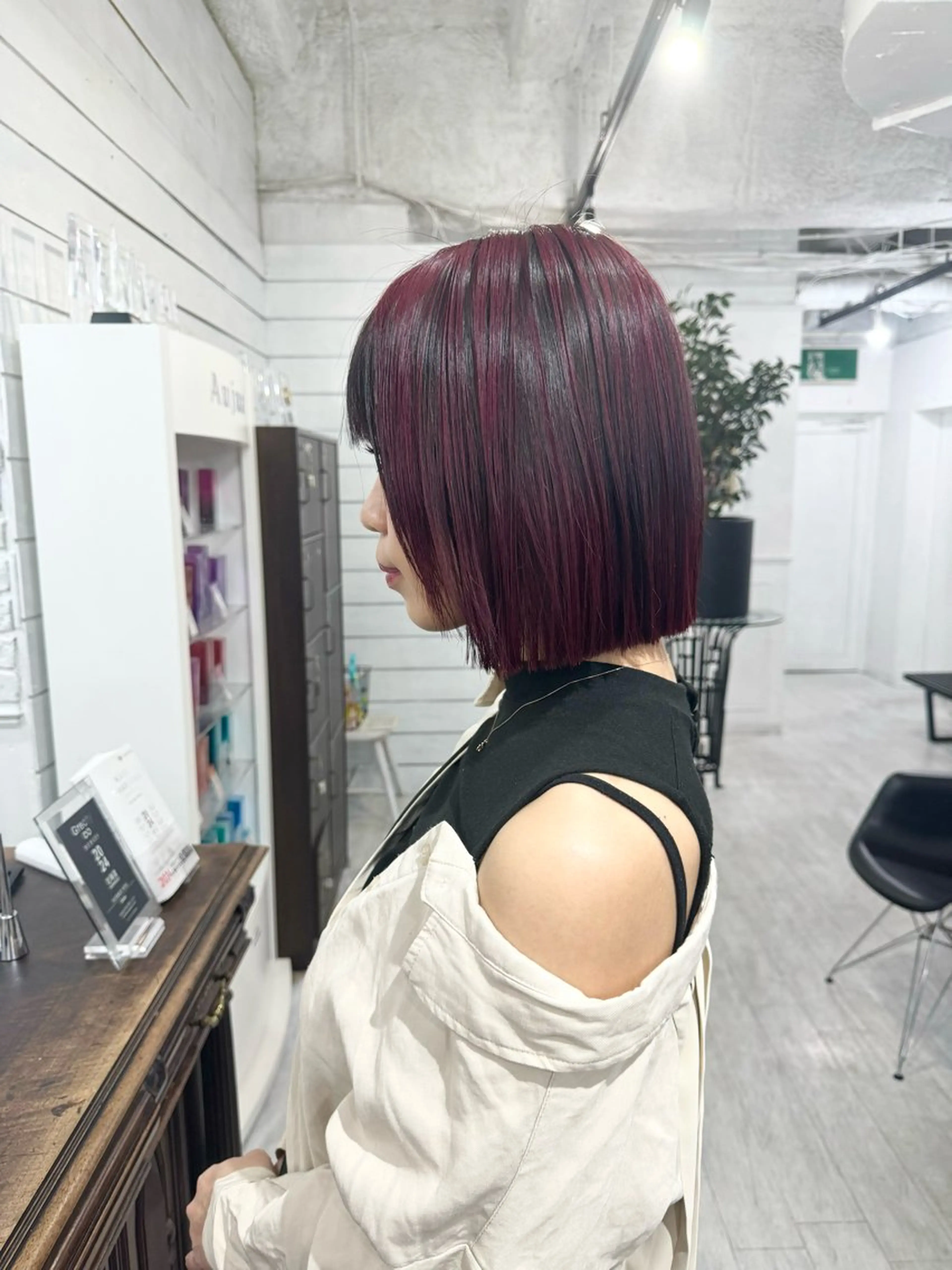 ミディアム カラー バレイヤージュ ミストバング ベージュカラー ブリーチ 抜きっぱなしブロンド カット ヘアカラー トリートメント SALOWIN札幌大通り所属・札幌ハイトーン/ ブリーチカラー/ドイのヘアスタイル