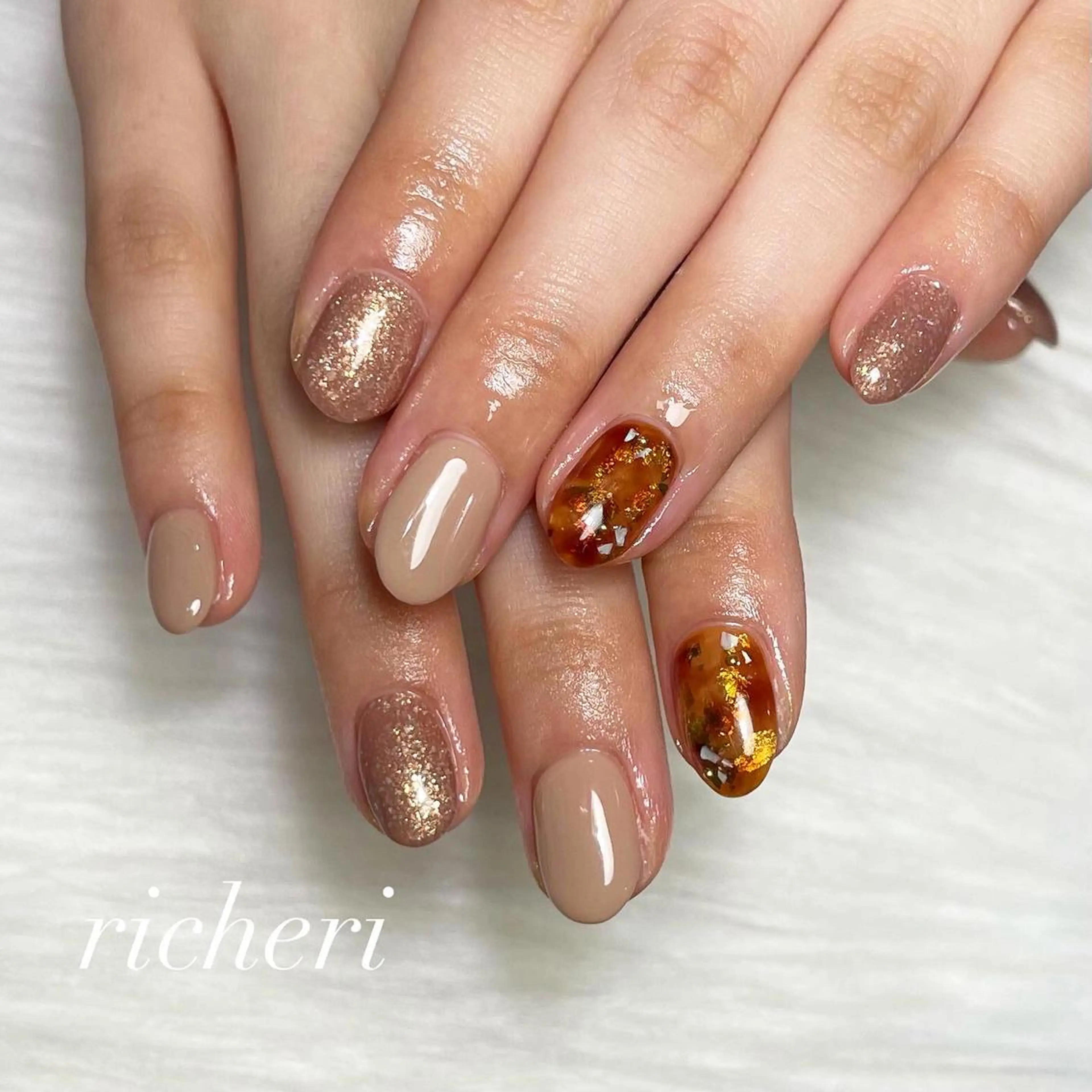 ミディアム ネイル 韓国風ヘア アートネイル べっ甲ネイル フレンチネイル ジェルネイル richeri beautyのエステ・リラクイメージ