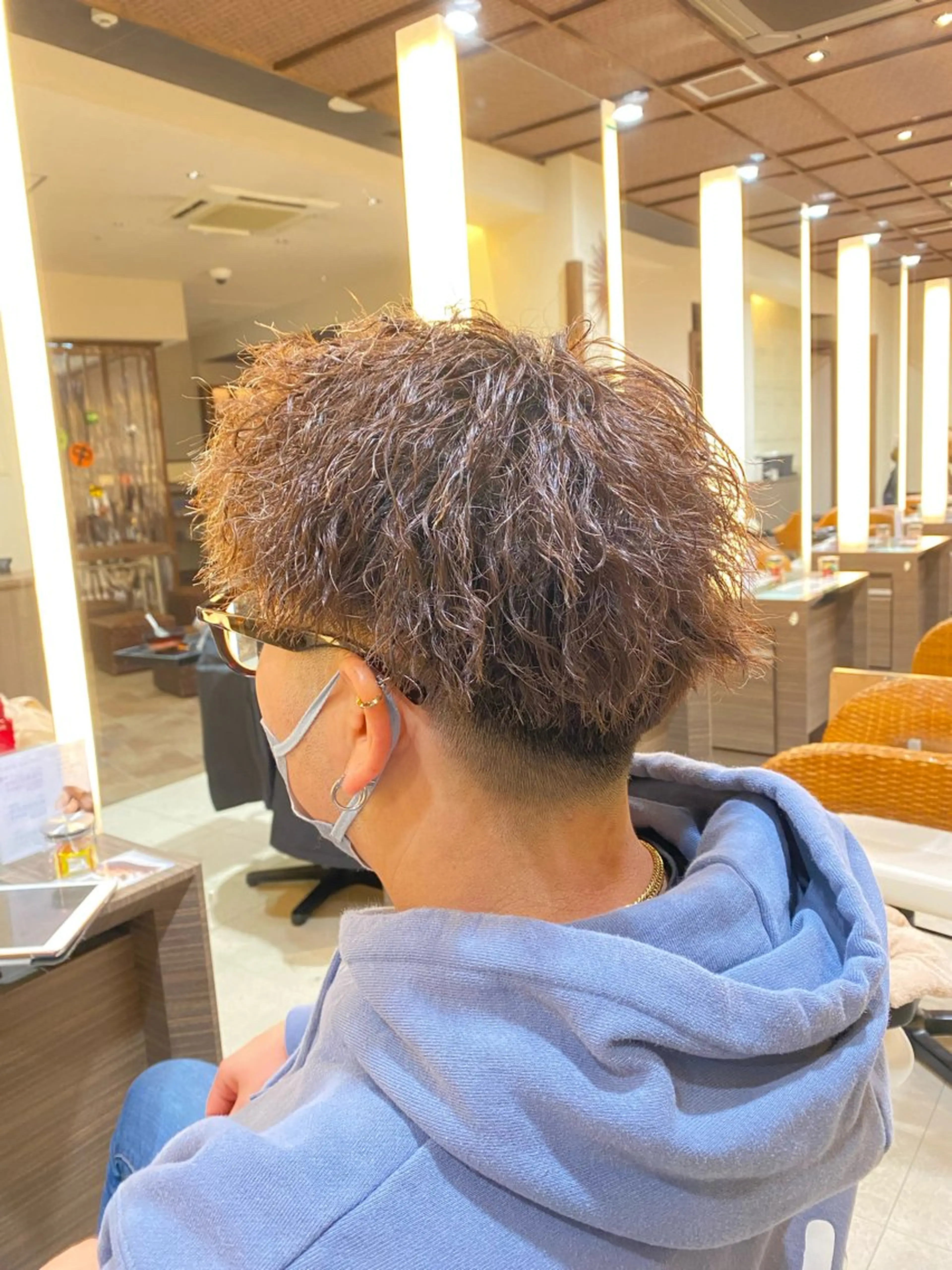 パーマ メンズ カット ヘアカラー パーマ スパイラル波巻き パーマ井本汰壱のヘアスタイル