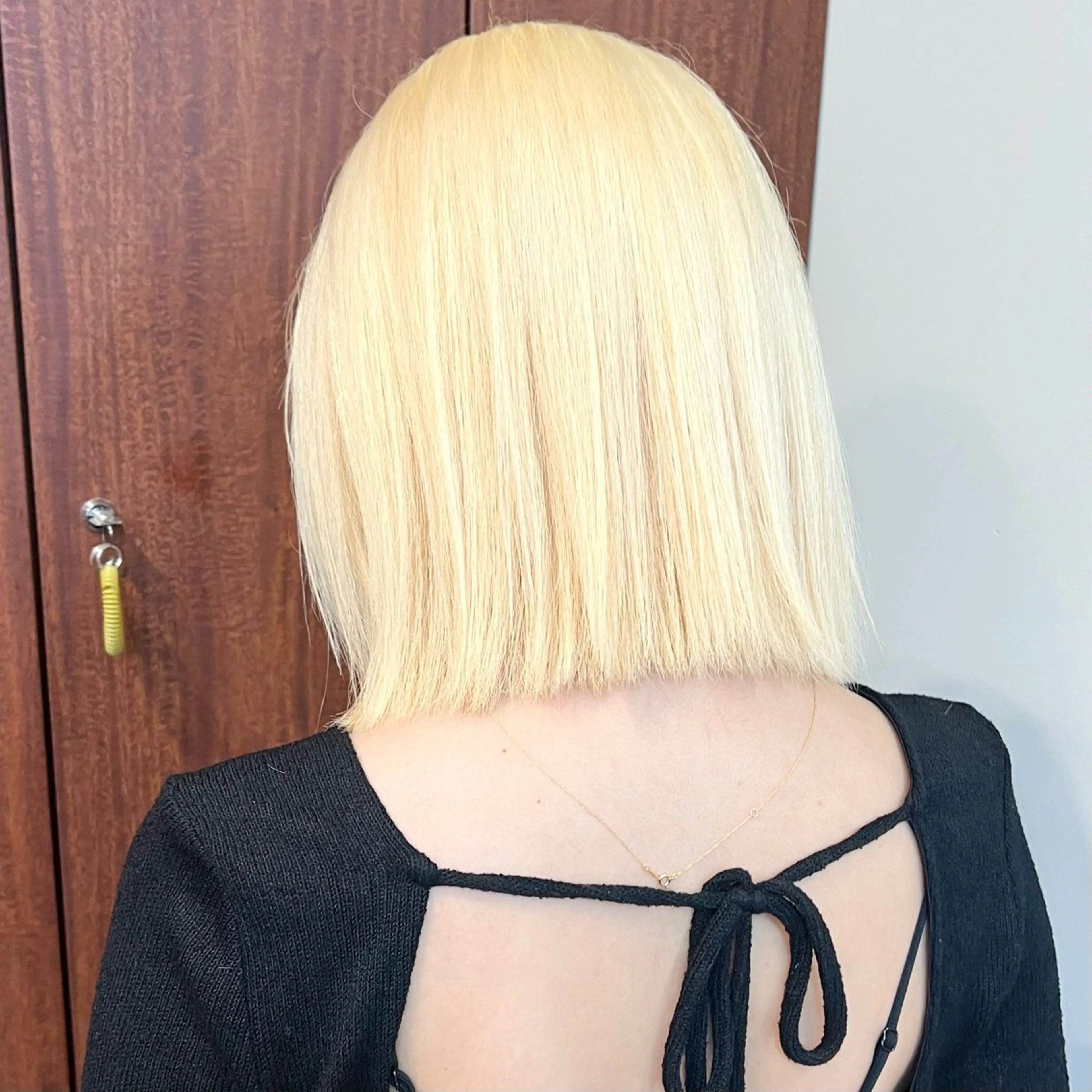 ミディアム カラー ブリーチ ブロンド ケアブリーチ 透明感カラー ダブルカラー ヘアカラー トリートメント ヘアセット ニュアンスレイヤー ハイトーンカラーのヘアスタイル