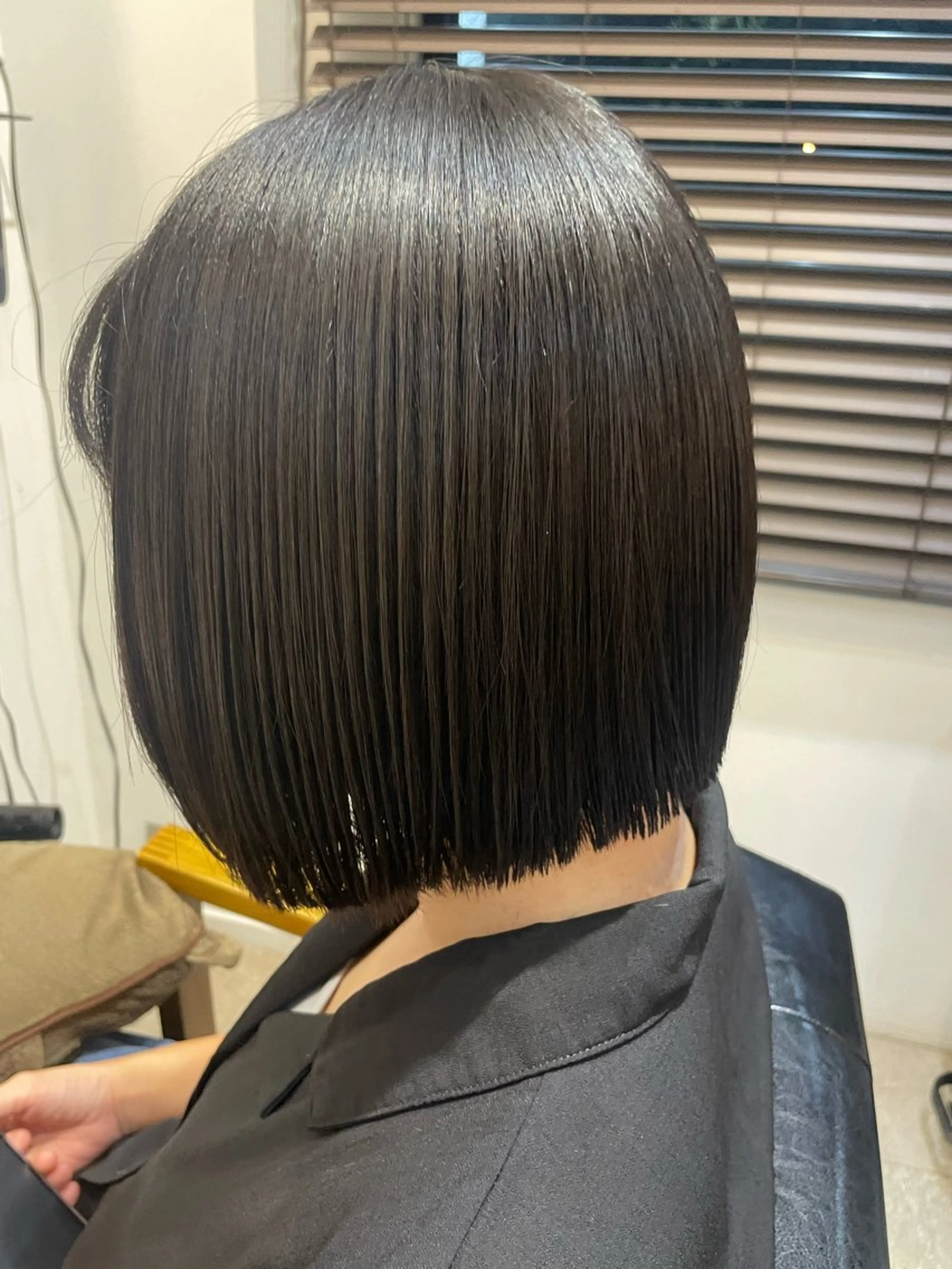 ミディアム カット 南雲 由麻のヘアスタイル