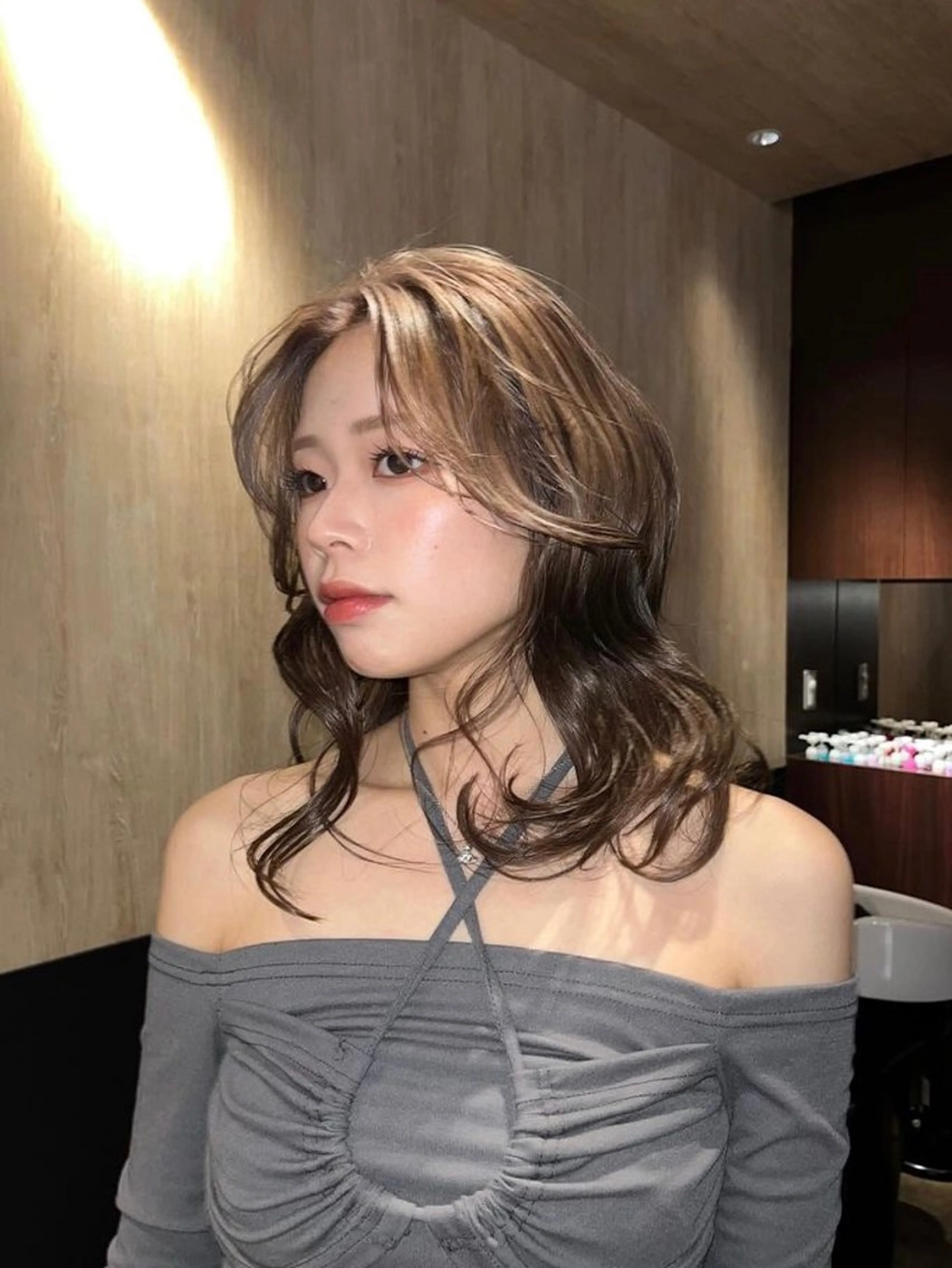 ミディアム カラー ブリーチ ケアブリーチ ハイトーンカラー 産休中です 艶カラー♡オカのヘアスタイル