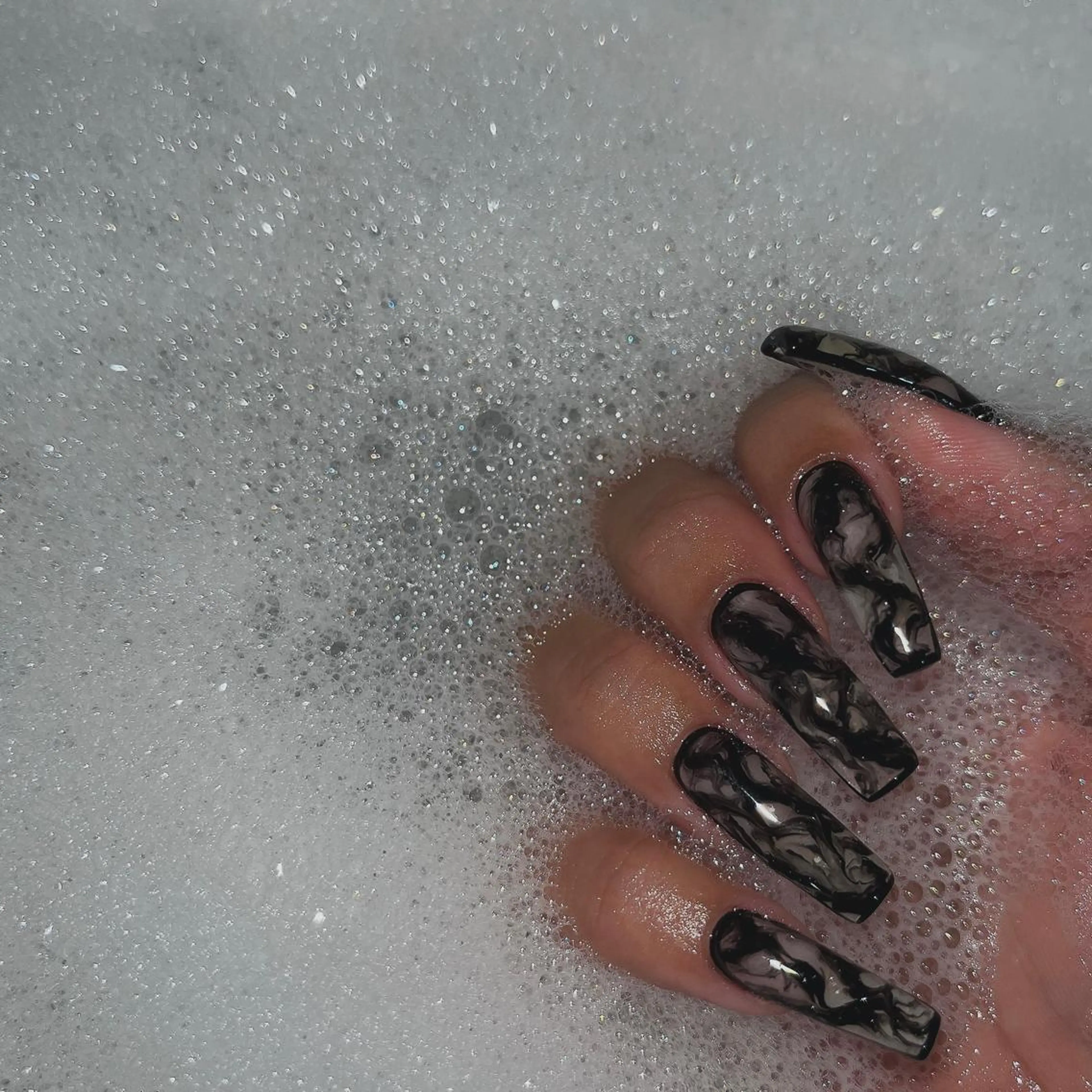 ネイル フットネイル フレンチネイル ジェルネイル ラメ(グリッター) ラメグラデーション ハンドネイル NEO Beauty Salon所属・𝐍𝐄𝐎 𝐉𝐔𝐑𝐈のネイルデザイン